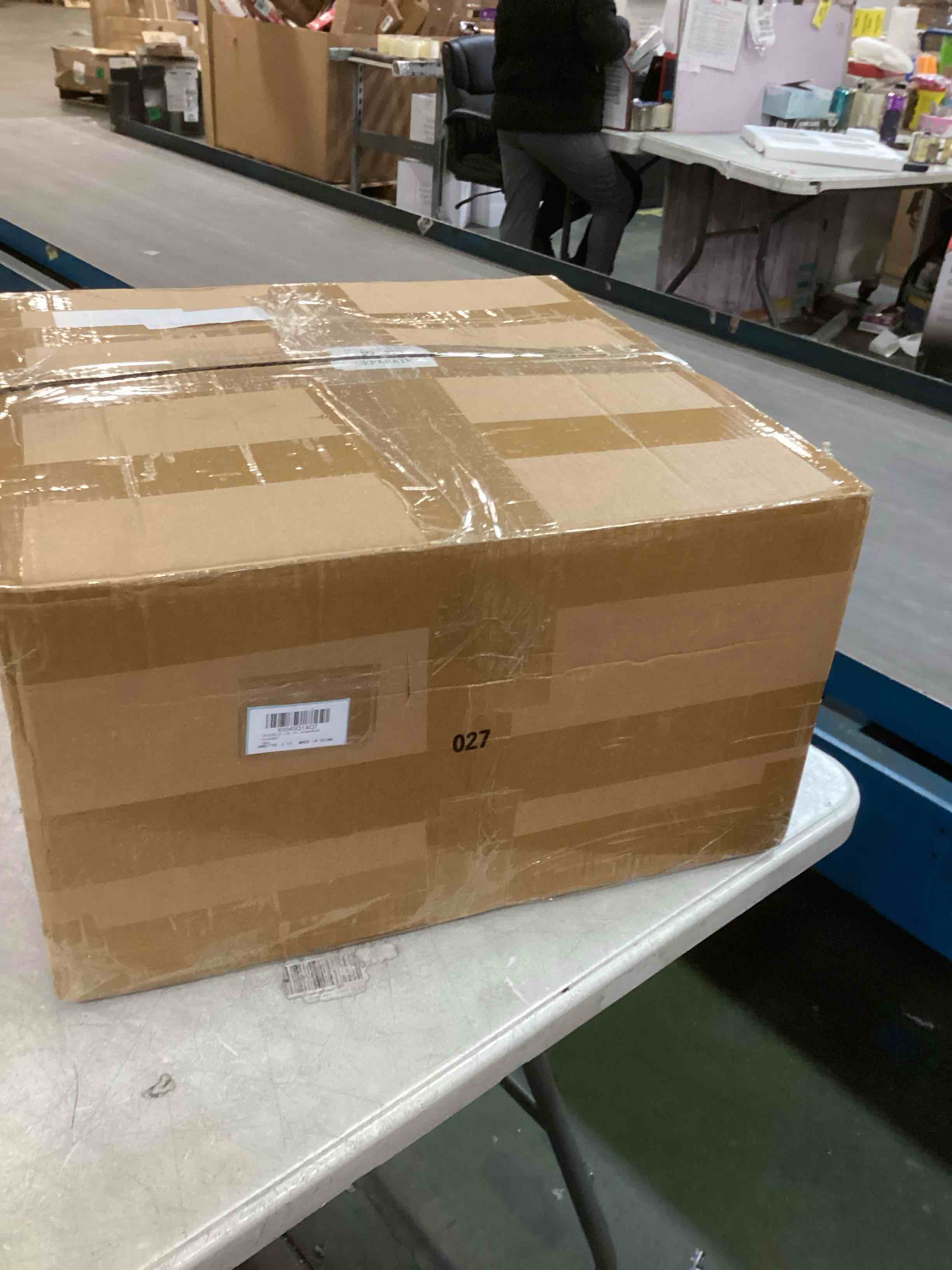 https://s3.amazonaws.com/lotting-images-prod/bidfta/_1737054325641.jpeg