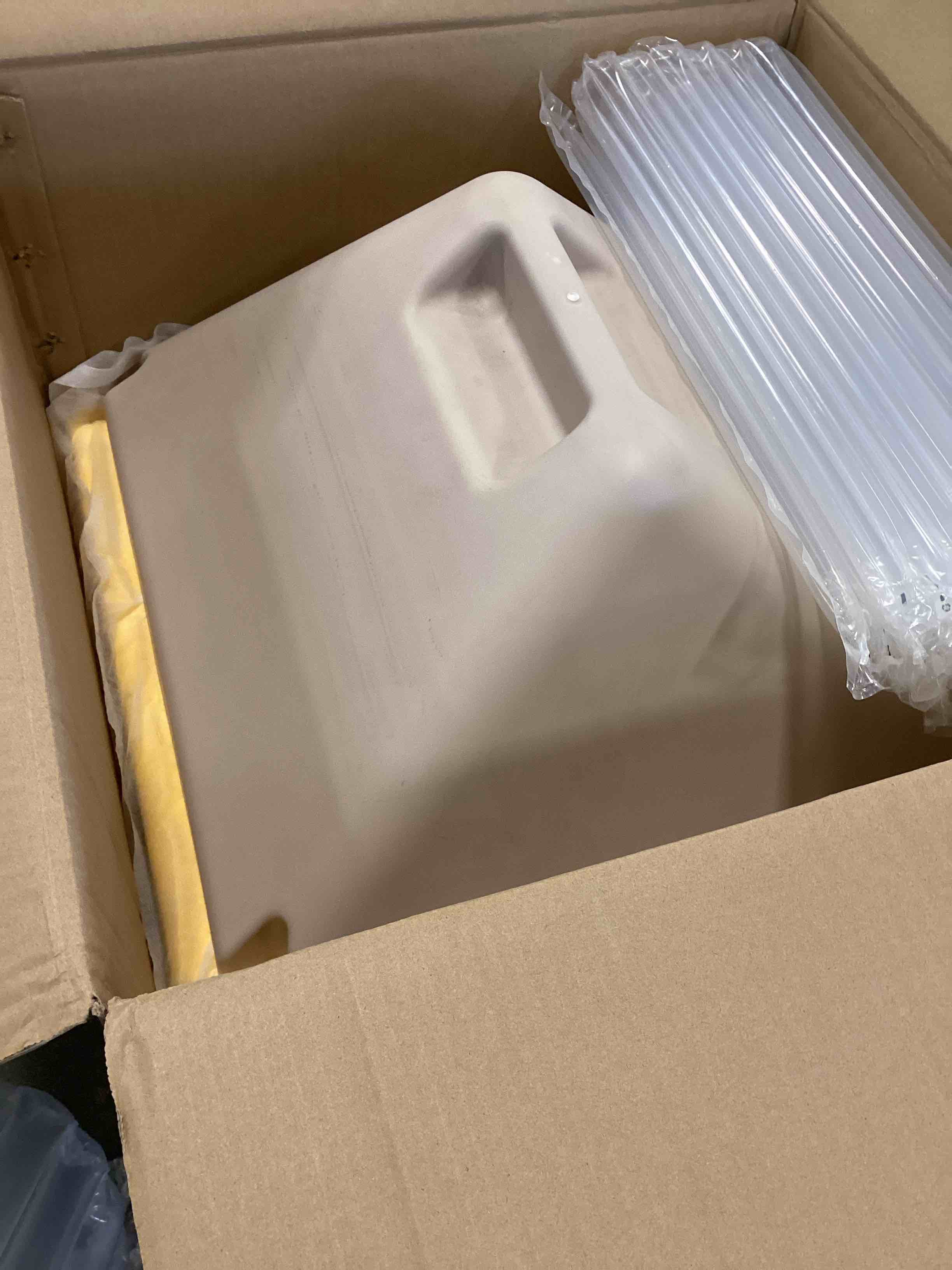 https://s3.amazonaws.com/lotting-images-prod/bidfta/_1737134817903.jpeg