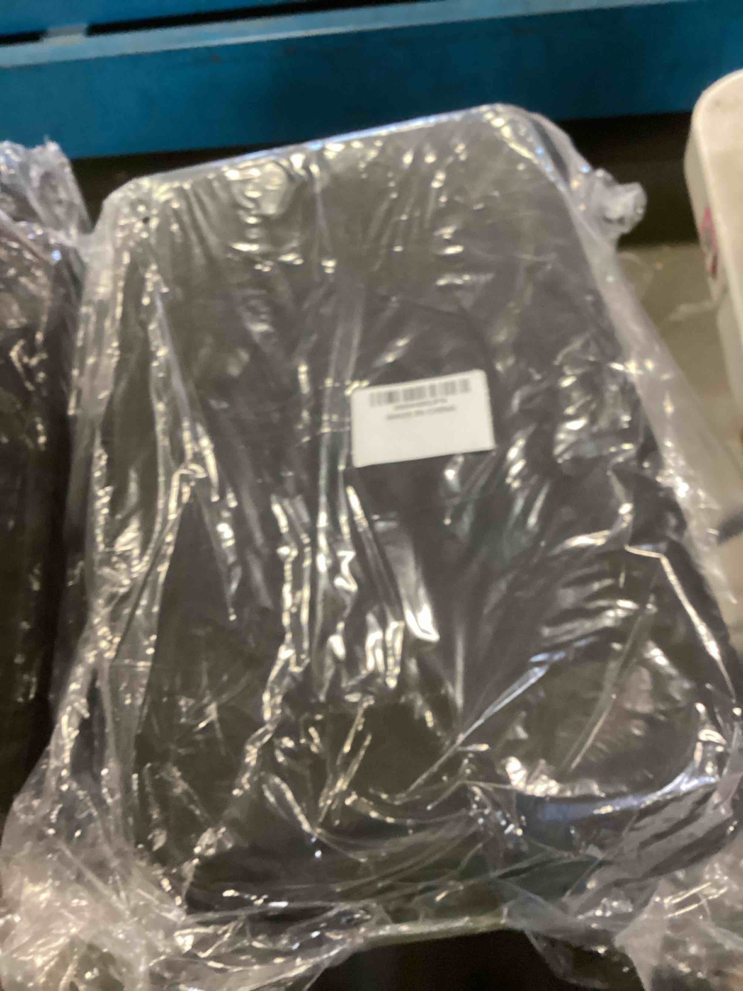 https://s3.amazonaws.com/lotting-images-prod/bidfta/_1737138475377.jpeg