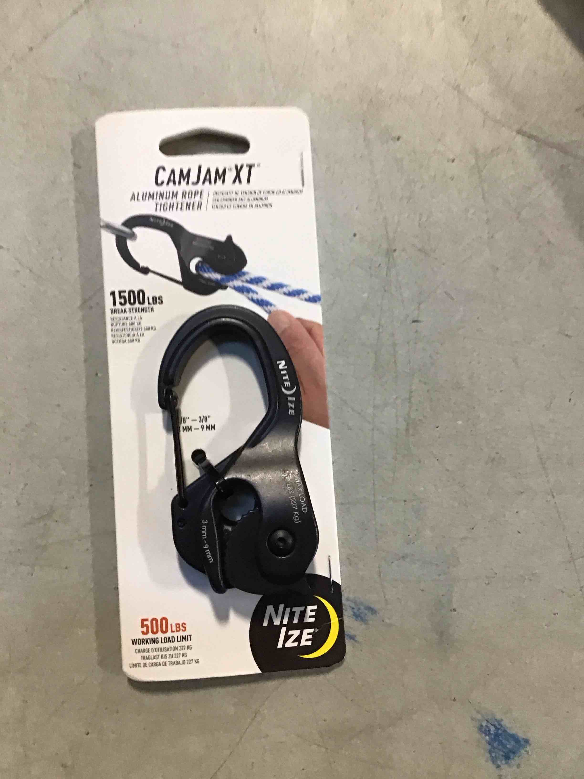 https://s3.amazonaws.com/lotting-images-prod/bidfta/_1737379635343.jpeg