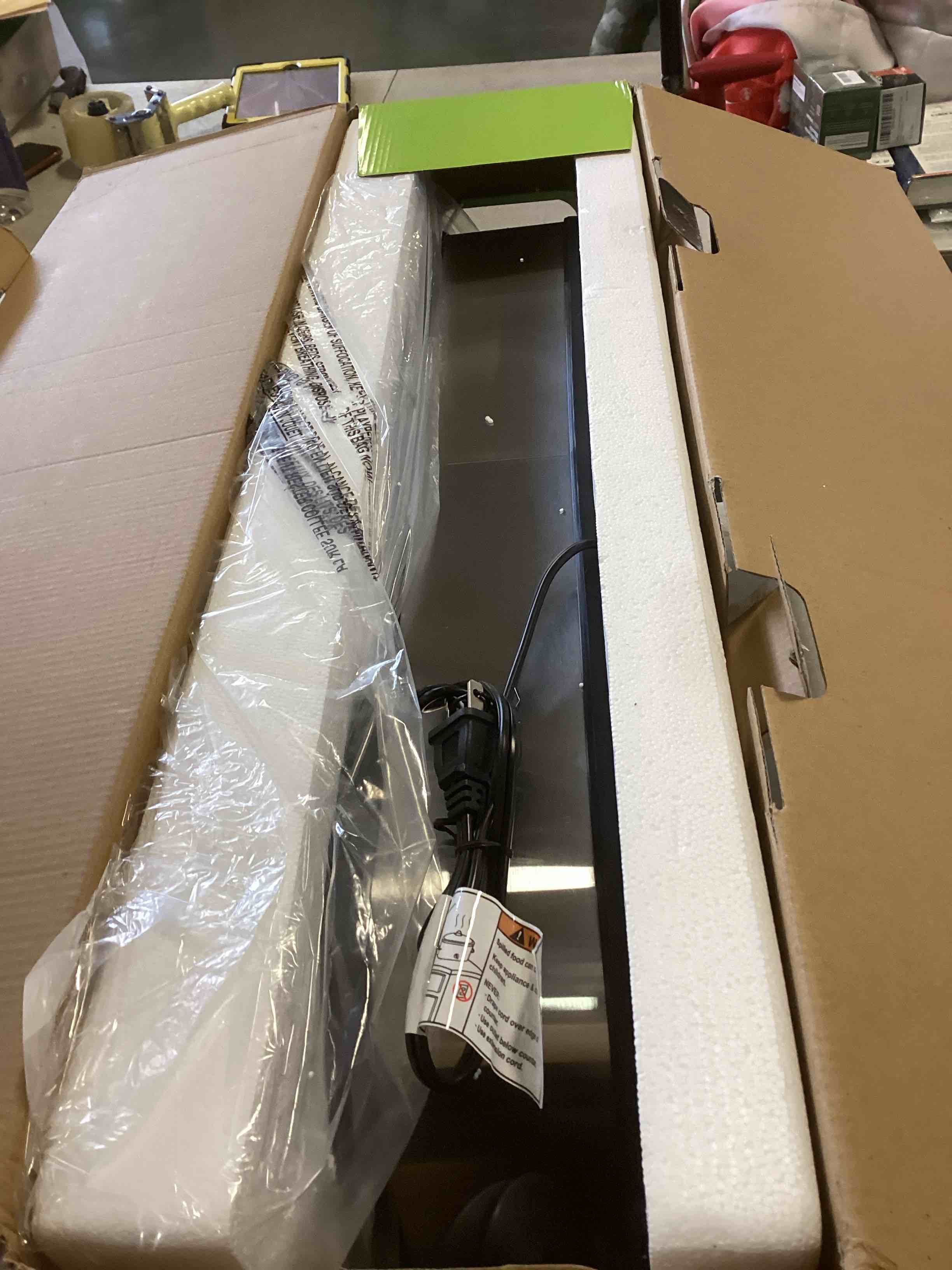 https://s3.amazonaws.com/lotting-images-prod/bidfta/_1737490976456.jpeg