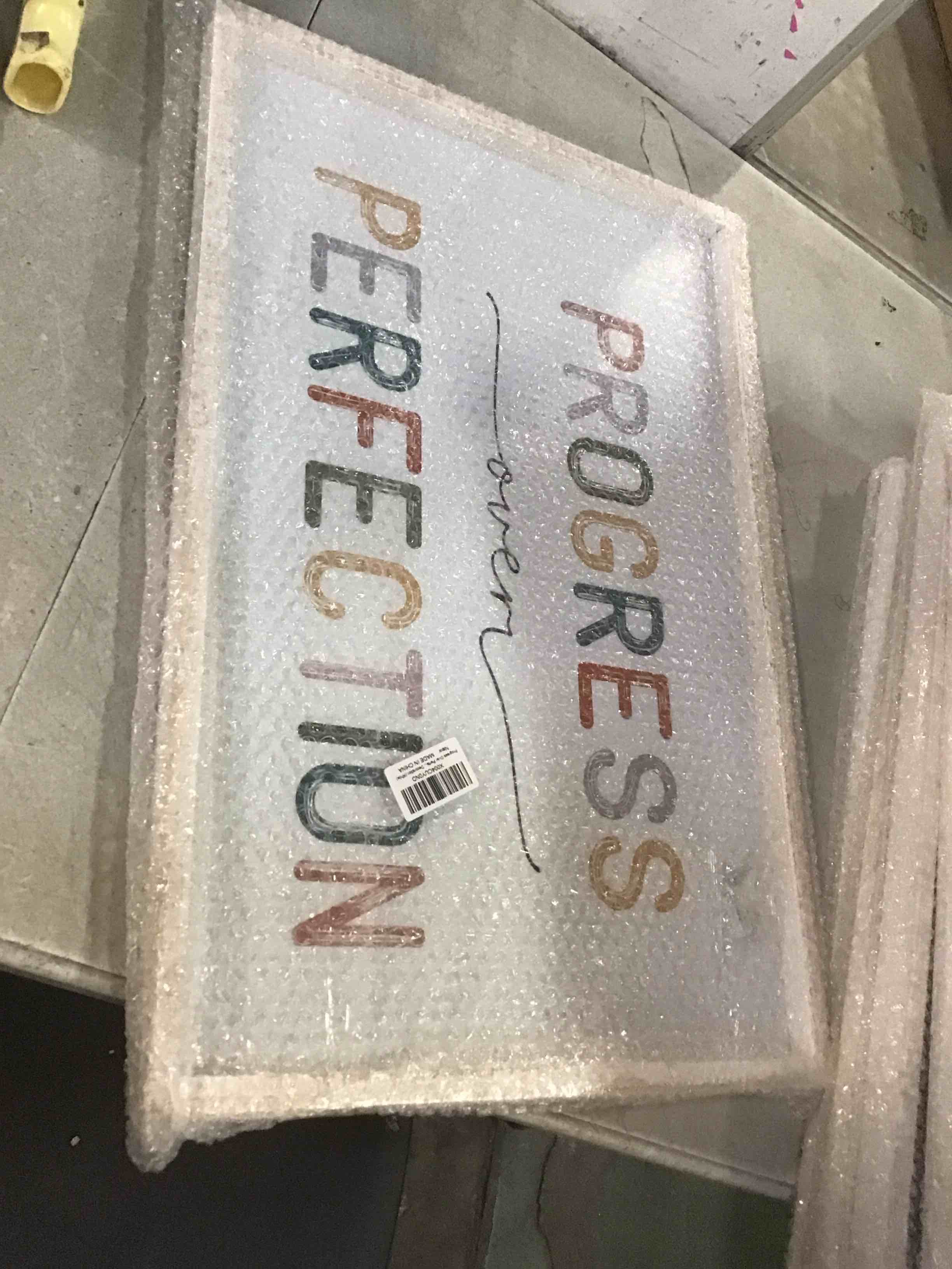 https://s3.amazonaws.com/lotting-images-prod/bidfta/_1737491246767.jpeg