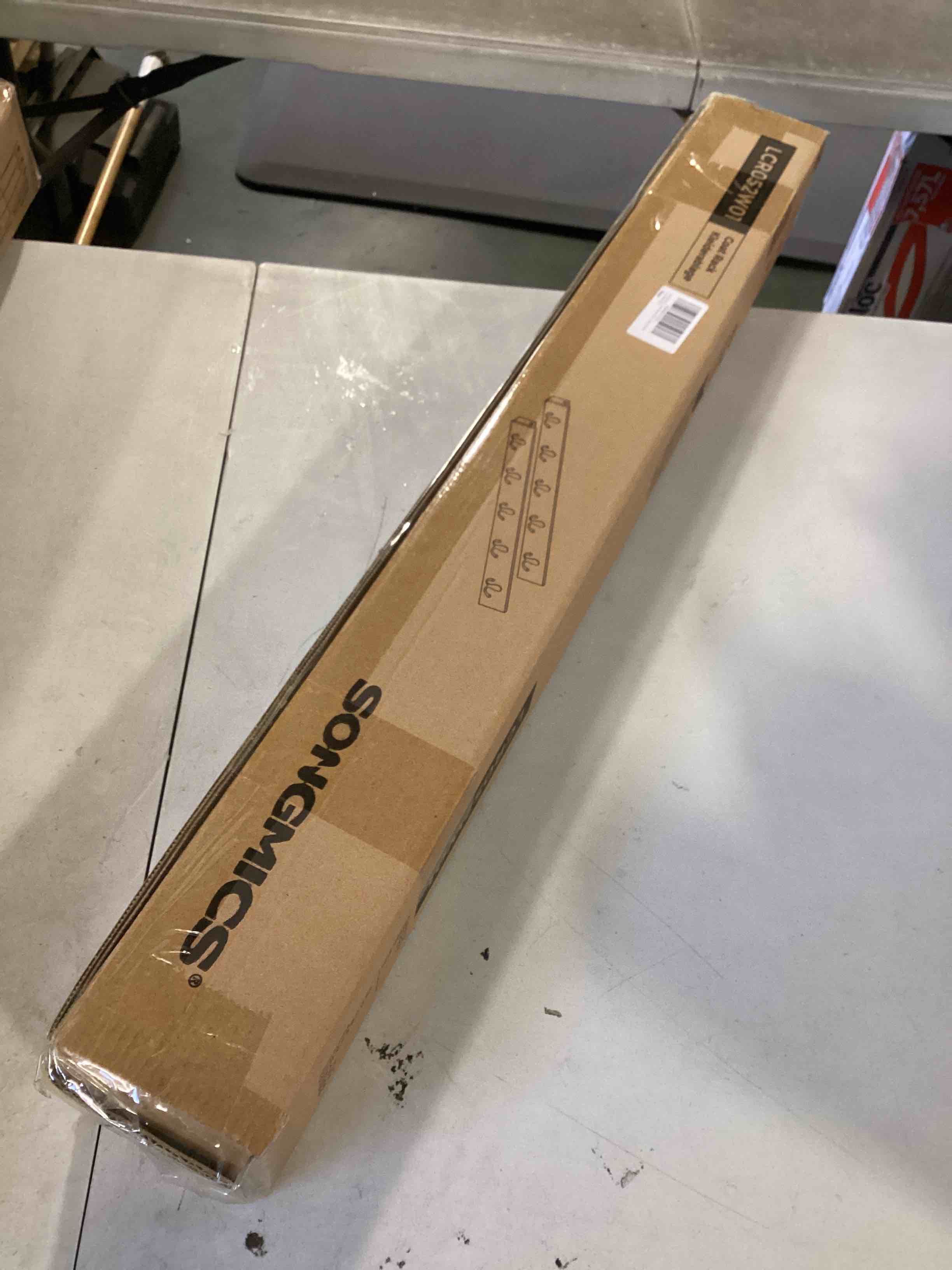 https://s3.amazonaws.com/lotting-images-prod/bidfta/_1737553366670.jpeg