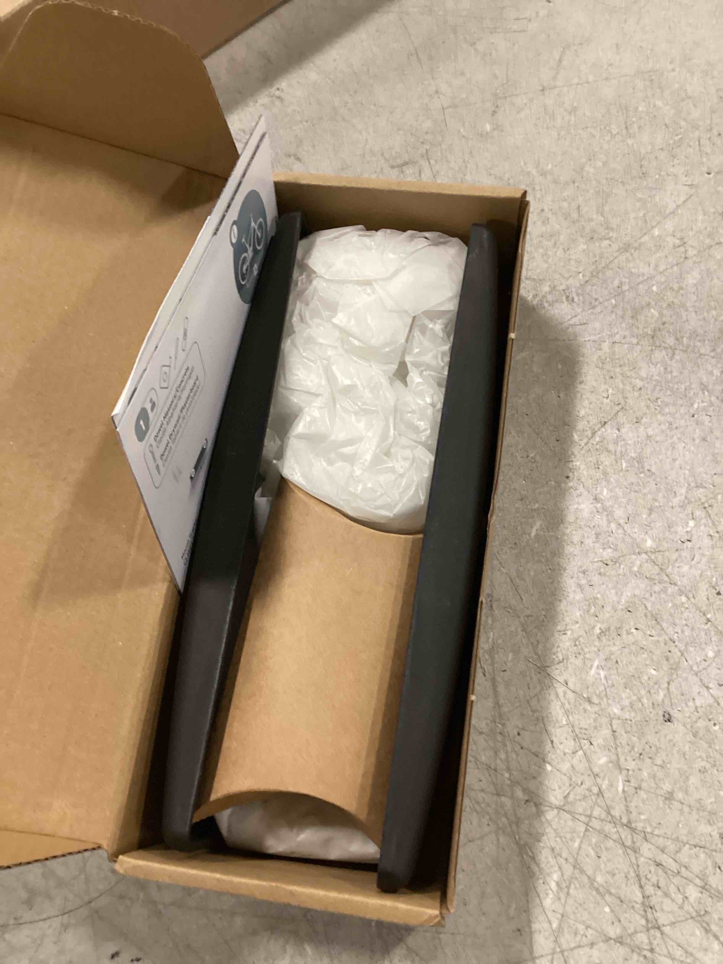 https://s3.amazonaws.com/lotting-images-prod/bidfta/_1737636325845.jpeg