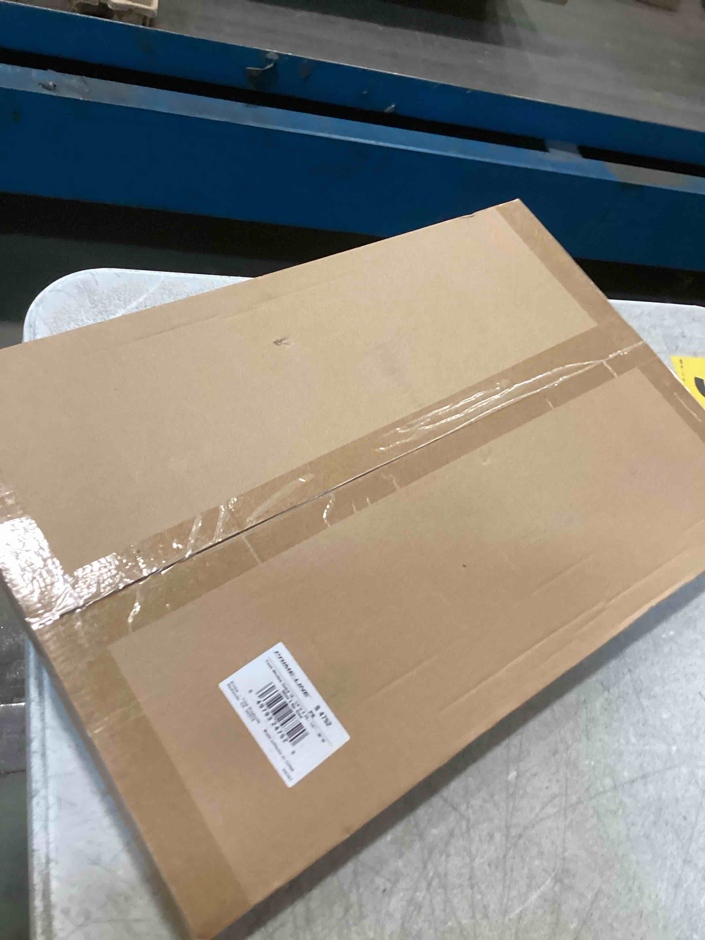 https://s3.amazonaws.com/lotting-images-prod/bidfta/_1737652696606.jpeg