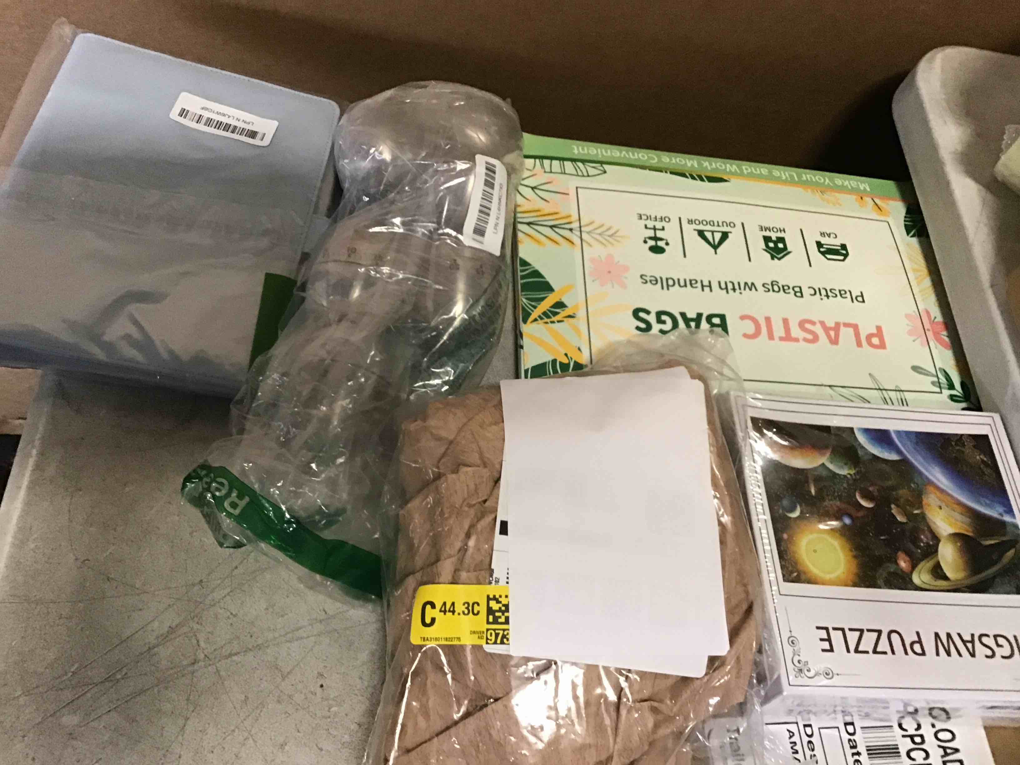 ASSORTED OF MICELLANIUS INCLUDED, DISNEY FROZEN CRAYOLA,USB-C 20W POWER ADAPTER ,FOIL BALLOON KIT AND MORE (( MAY VARIE ))