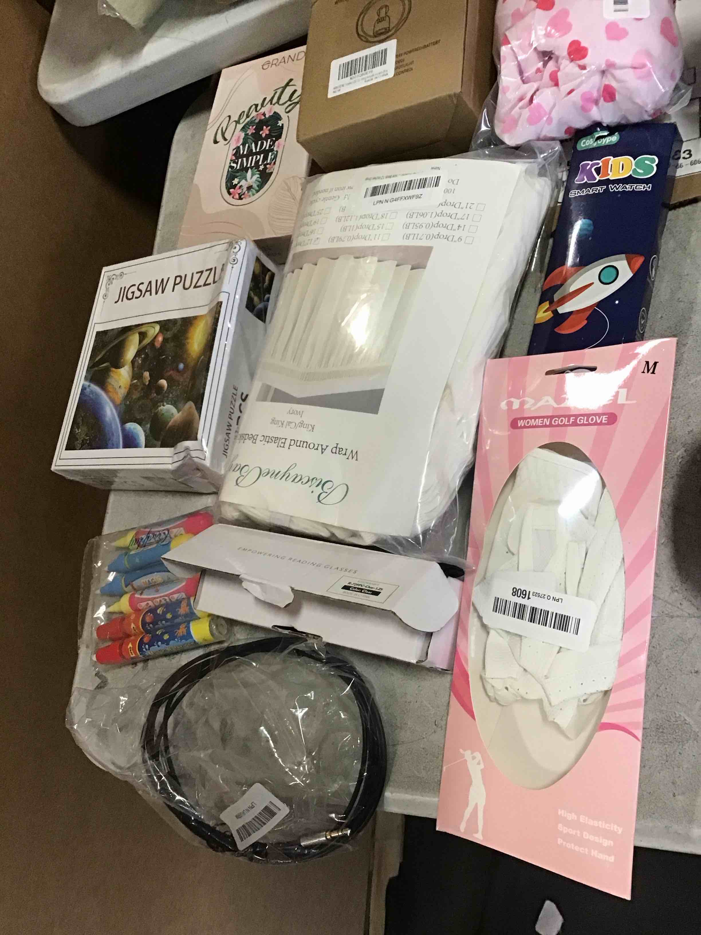 ASSORTED OF MICELLANIUS INCLUDED, DISNEY FROZEN CRAYOLA,USB-C 20W POWER ADAPTER ,FOIL BALLOON KIT AND MORE (( MAY VARIE ))