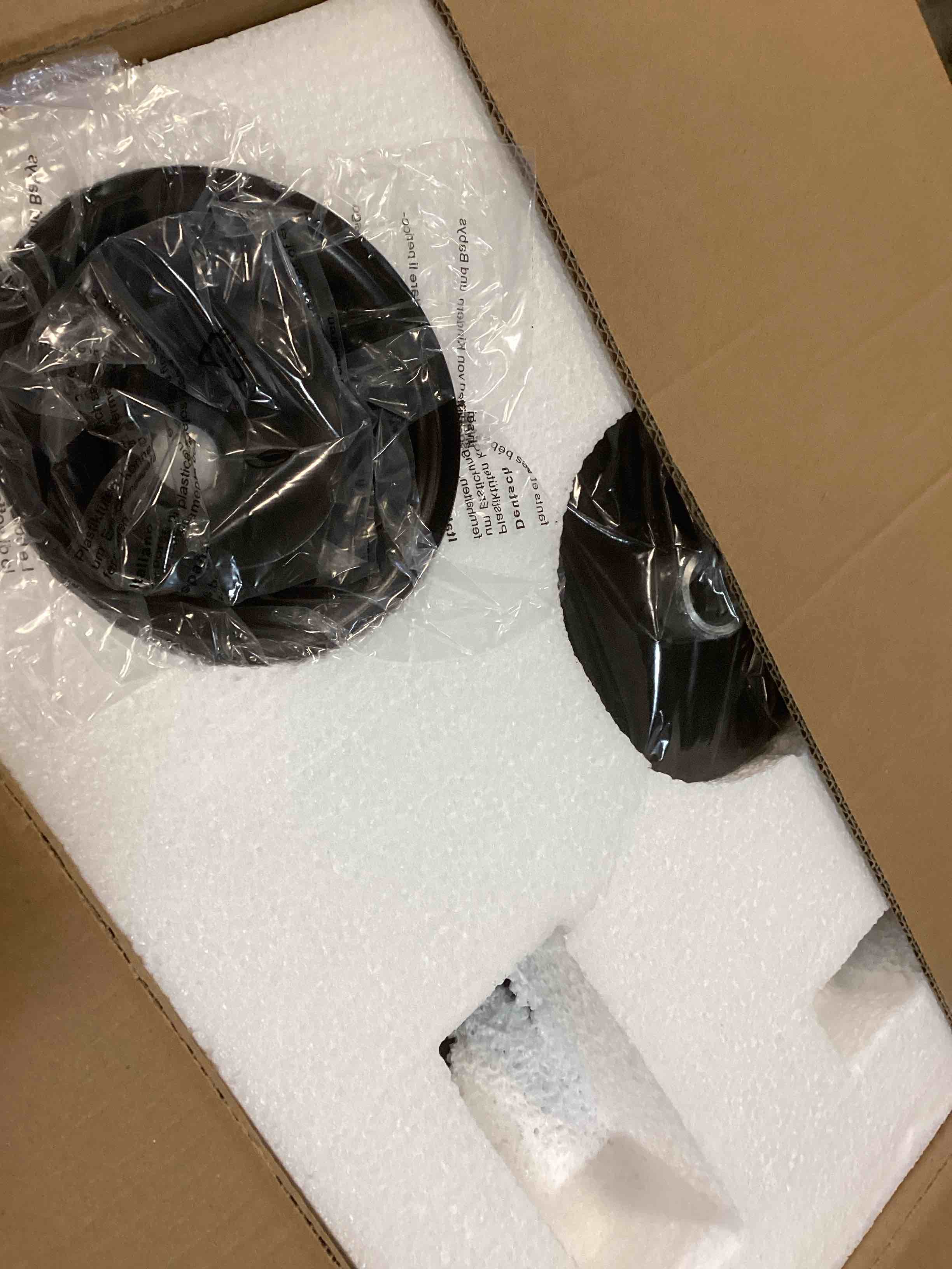 https://s3.amazonaws.com/lotting-images-prod/bidfta/_1737736749360.jpeg