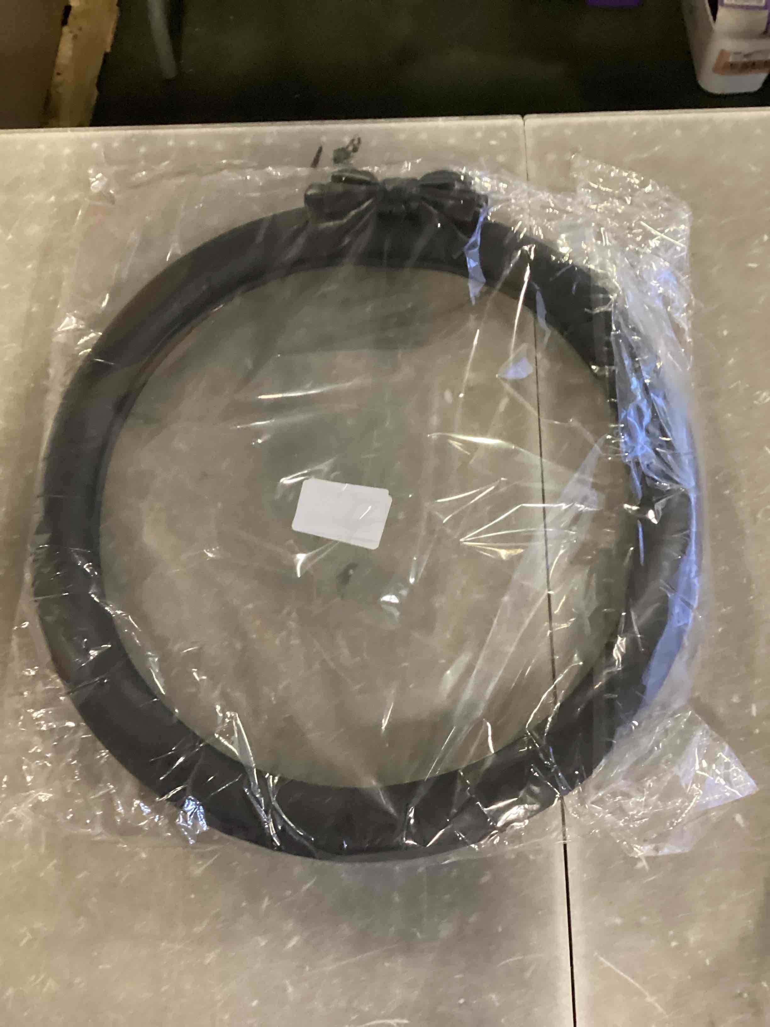 https://s3.amazonaws.com/lotting-images-prod/bidfta/_1738182857951.jpeg
