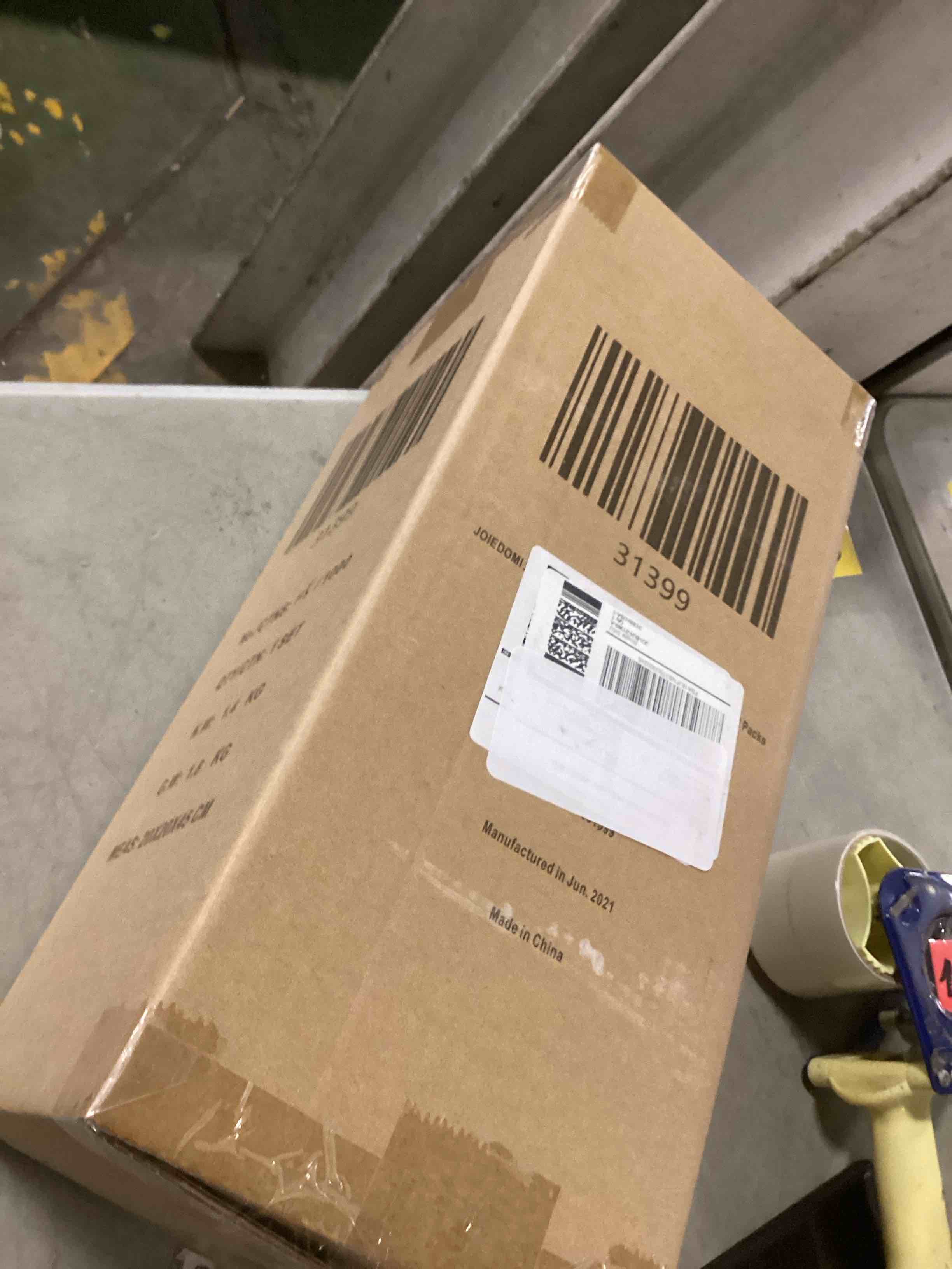 https://s3.amazonaws.com/lotting-images-prod/bidfta/_1738263803499.jpeg