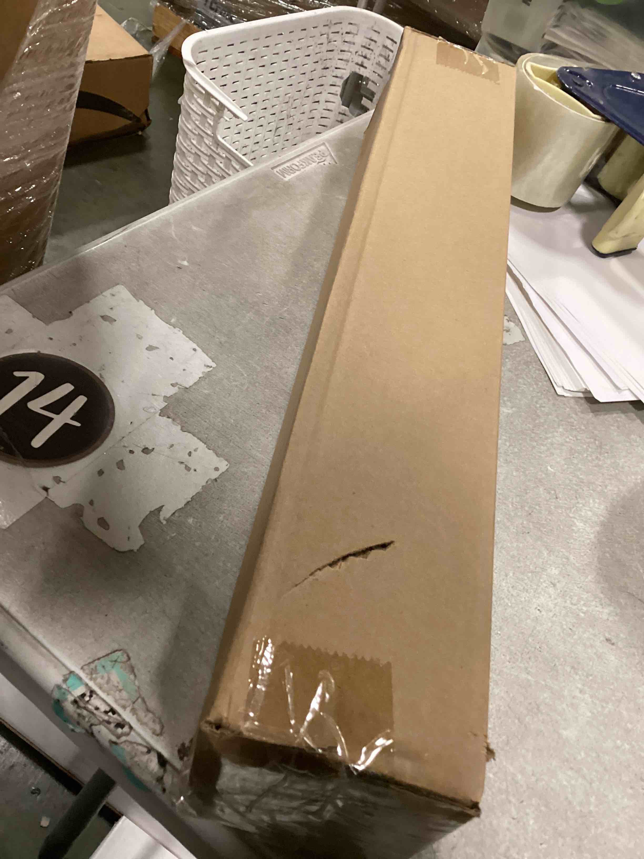 https://s3.amazonaws.com/lotting-images-prod/bidfta/_1738330691989.jpeg