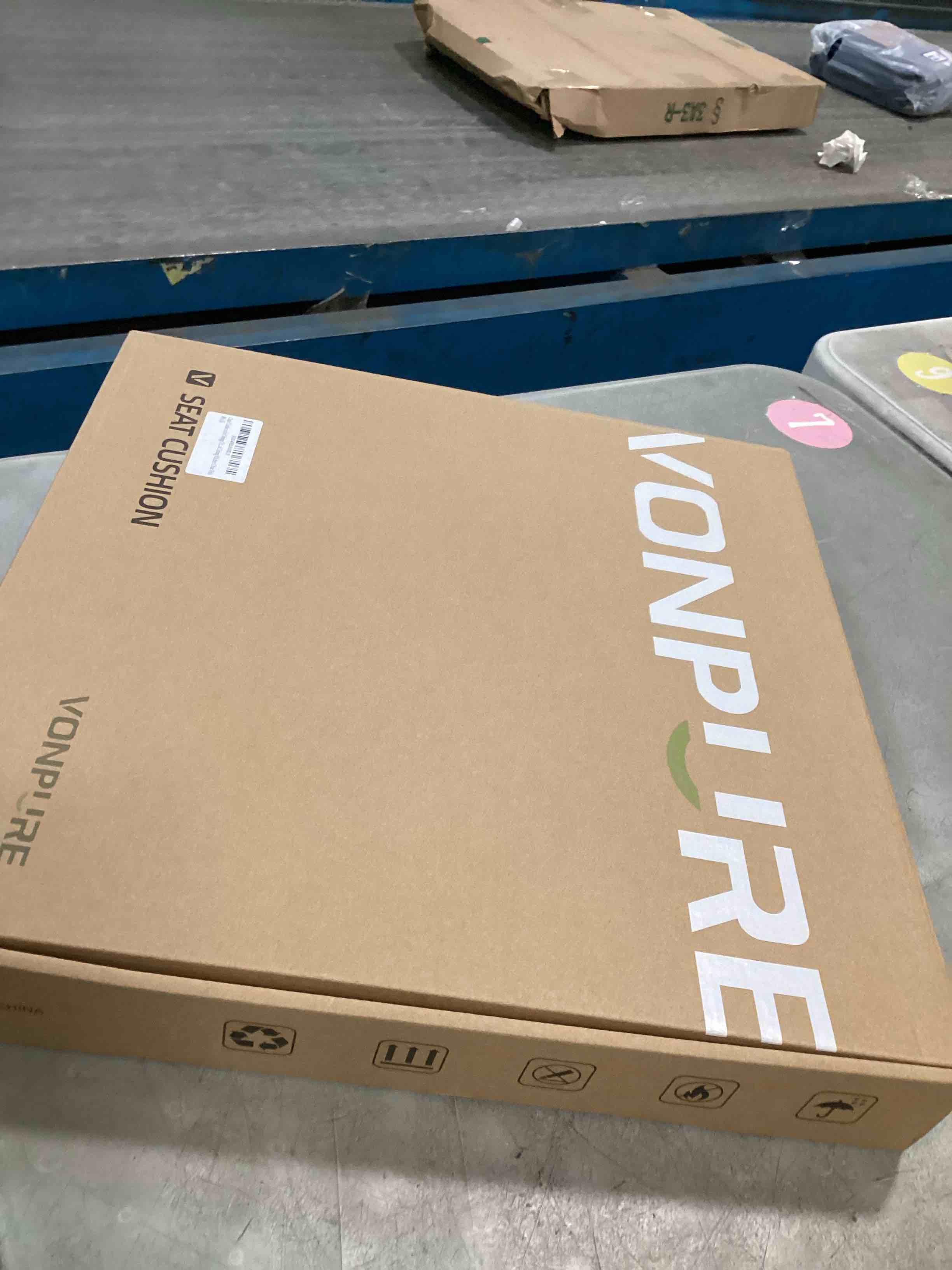 https://s3.amazonaws.com/lotting-images-prod/bidfta/_1738590685345.jpeg