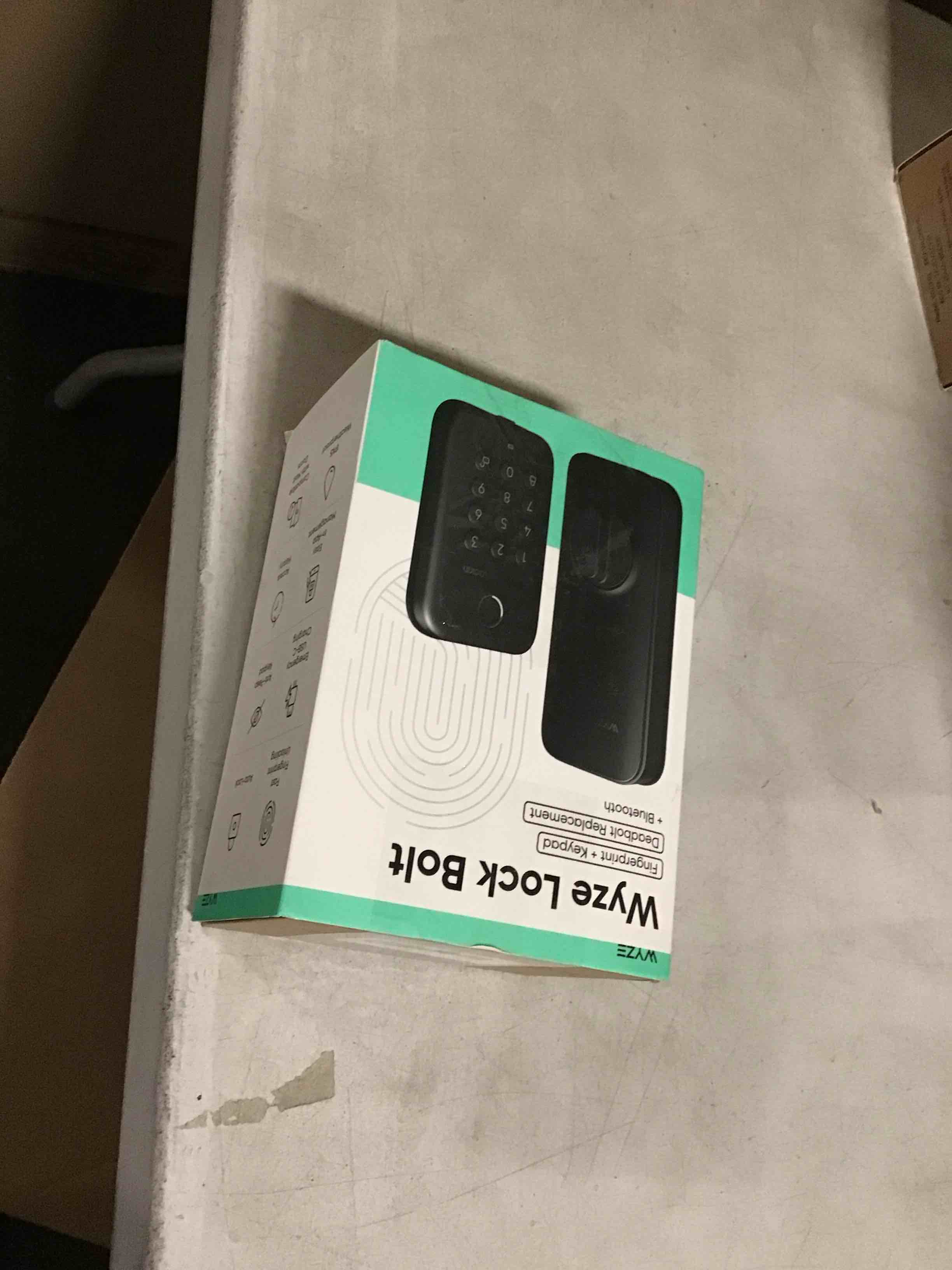 https://s3.amazonaws.com/lotting-images-prod/bidfta/_1738846221849.jpeg