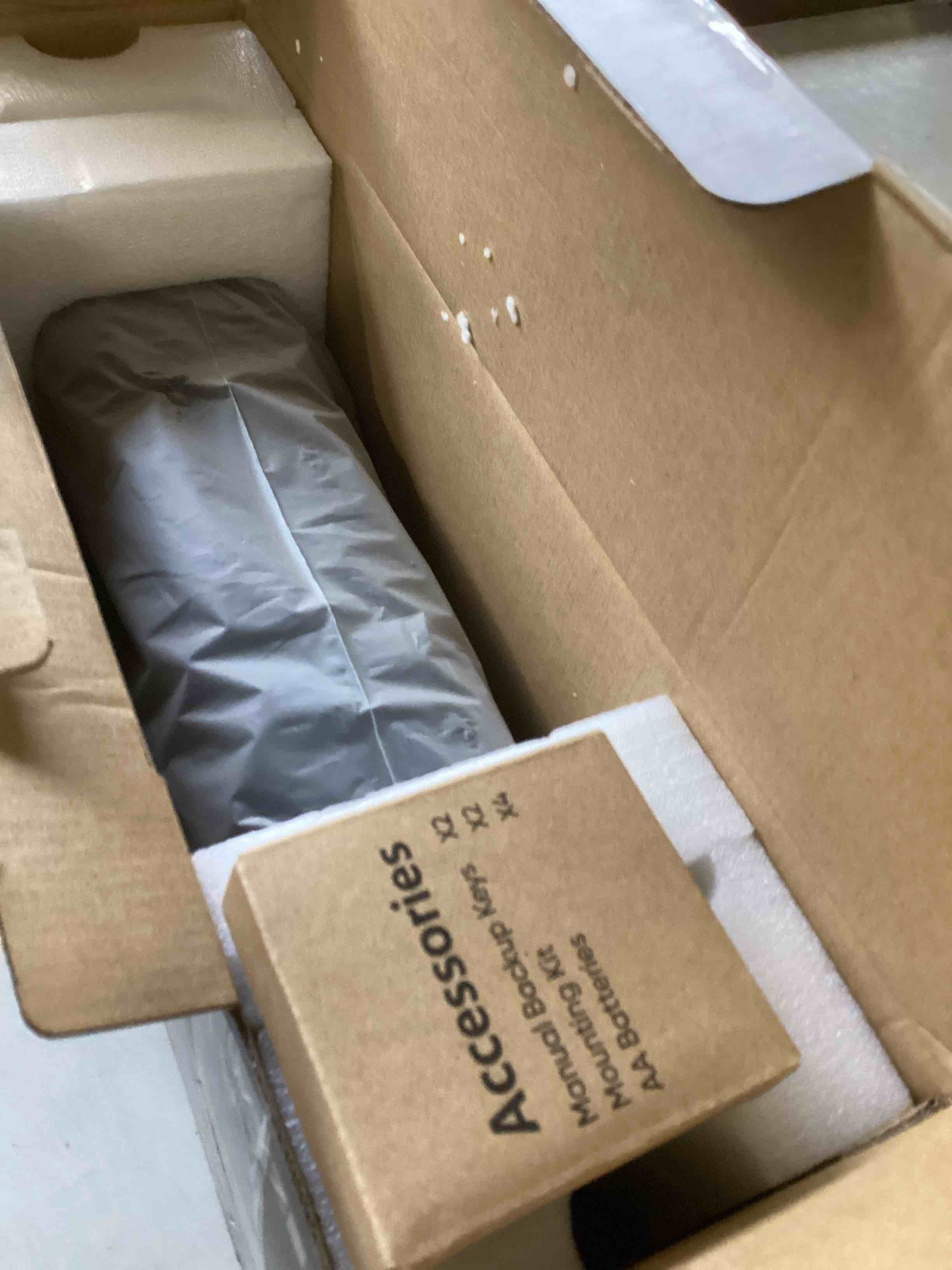 https://s3.amazonaws.com/lotting-images-prod/bidfta/_1738857905535.jpeg