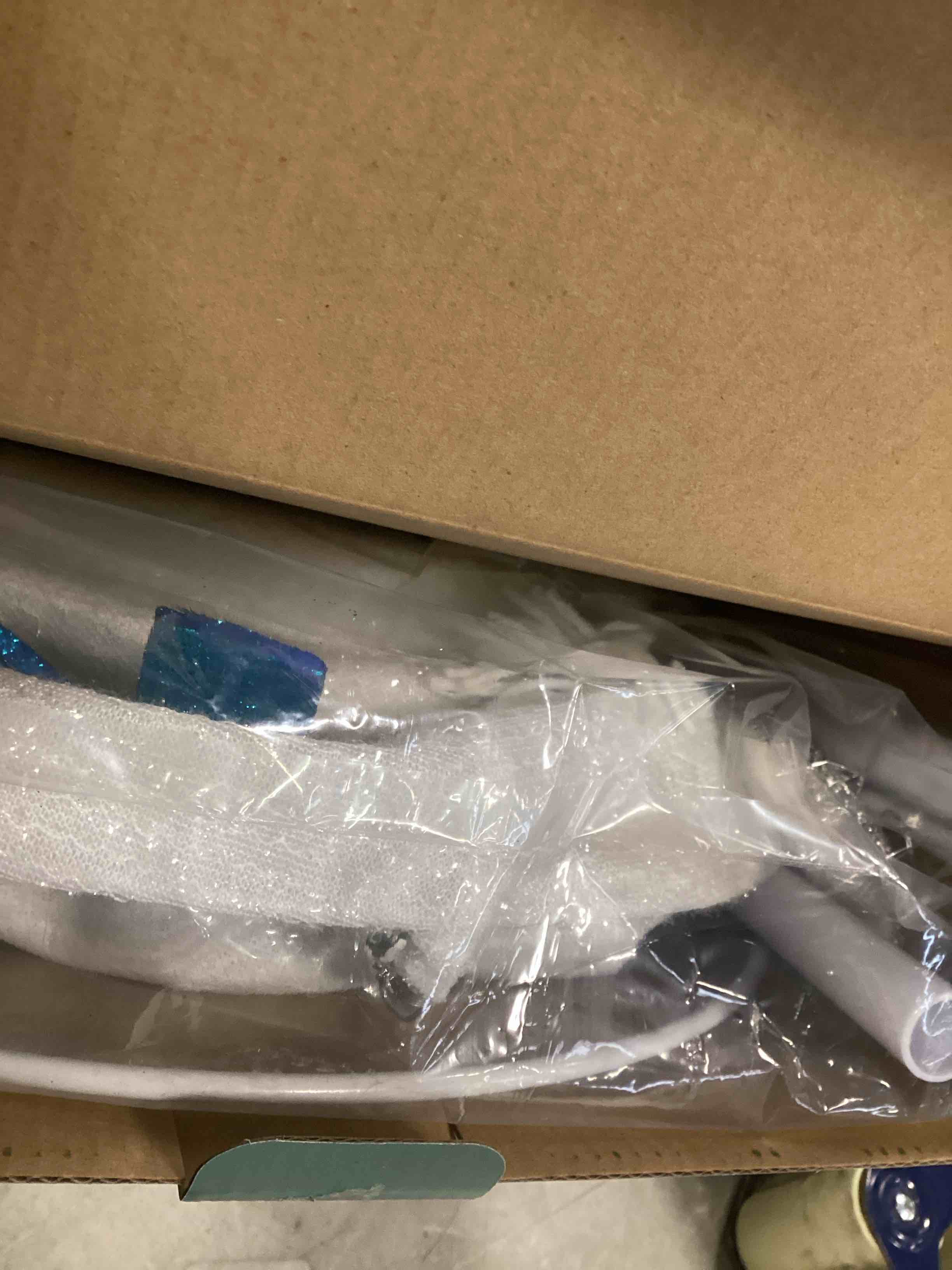 https://s3.amazonaws.com/lotting-images-prod/bidfta/_1738934399780.jpeg
