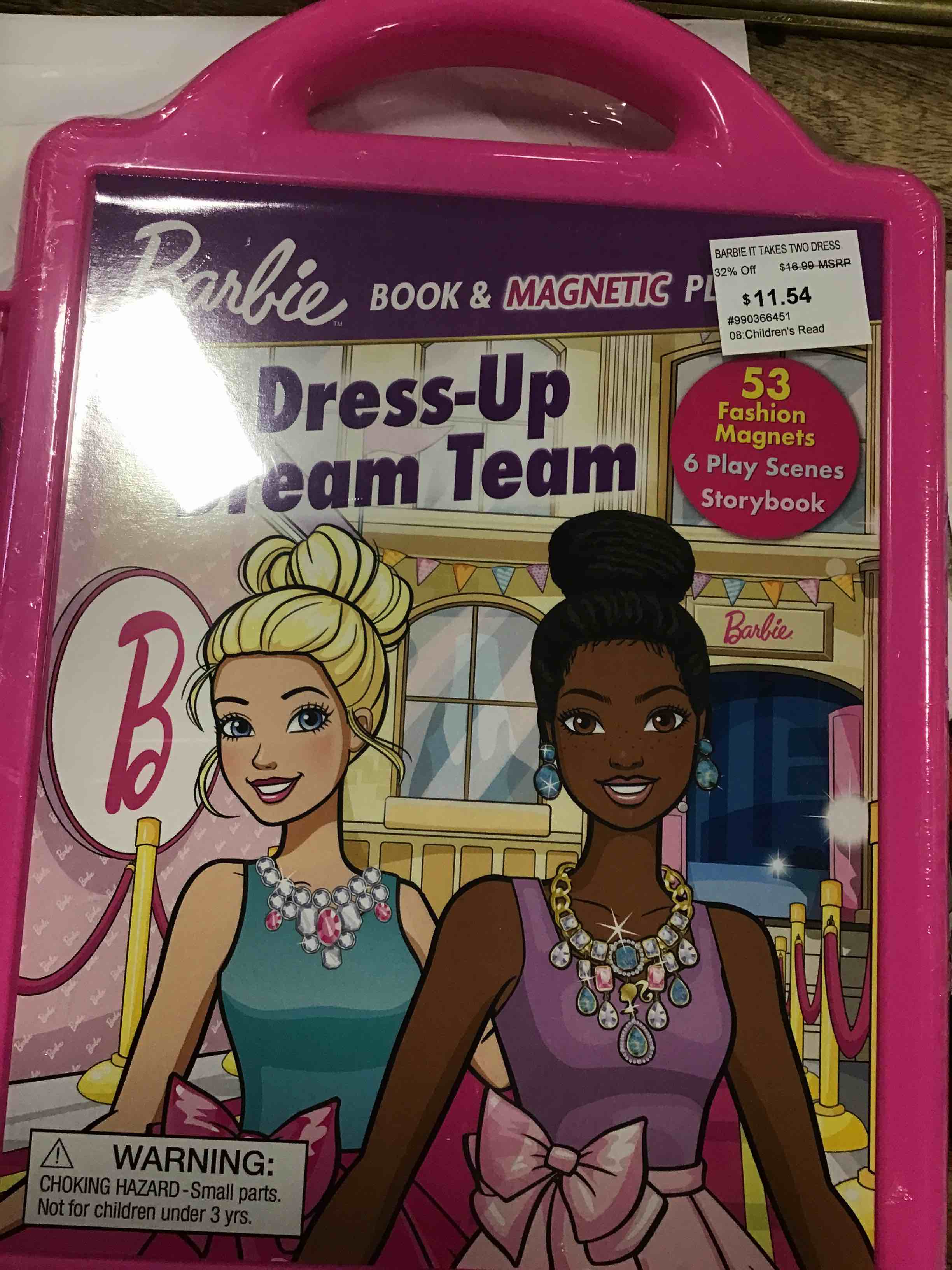Barbie It Takes Two: Dress-Up Dream Team (Magnetic Play Set)