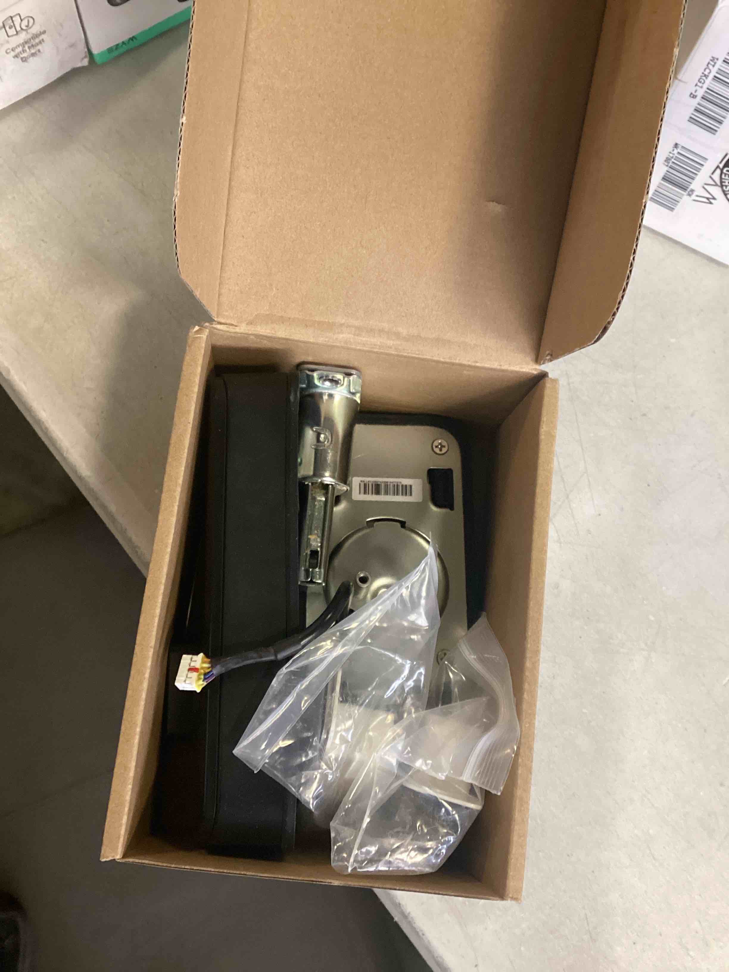 https://s3.amazonaws.com/lotting-images-prod/bidfta/_1738936237126.jpeg