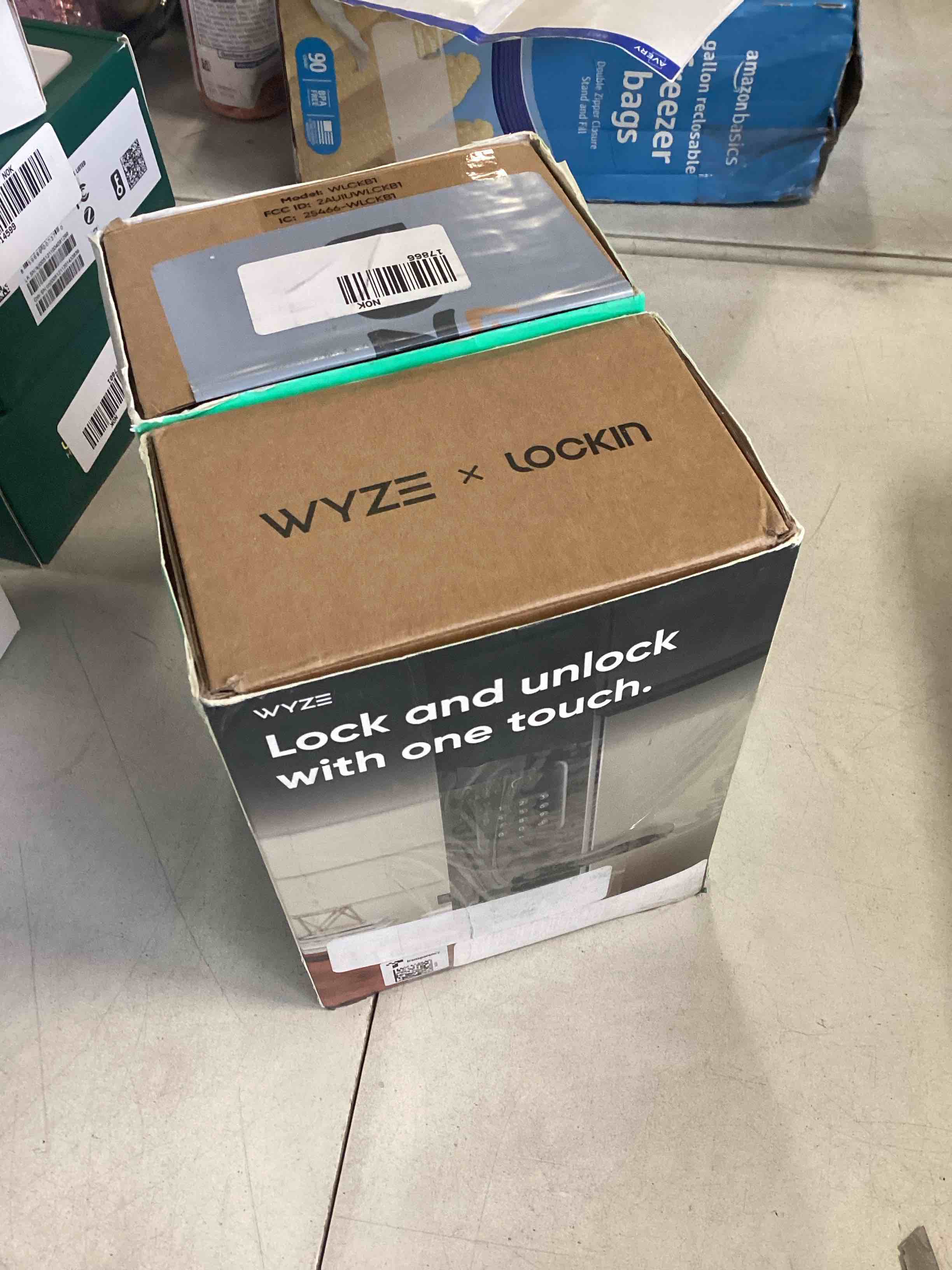 https://s3.amazonaws.com/lotting-images-prod/bidfta/_1738936377576.jpeg