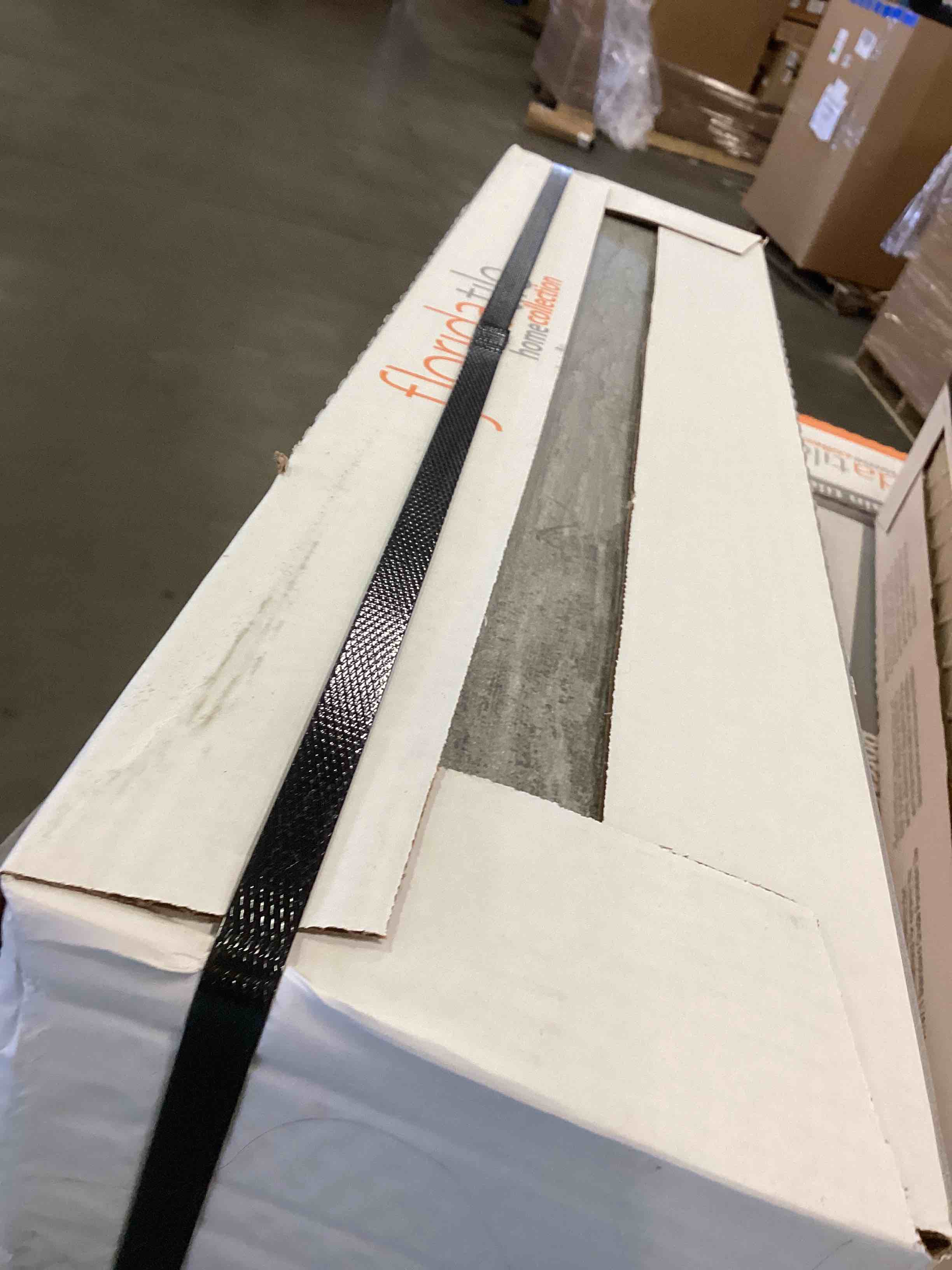 https://s3.amazonaws.com/lotting-images-prod/bidfta/_1739213811622.jpeg