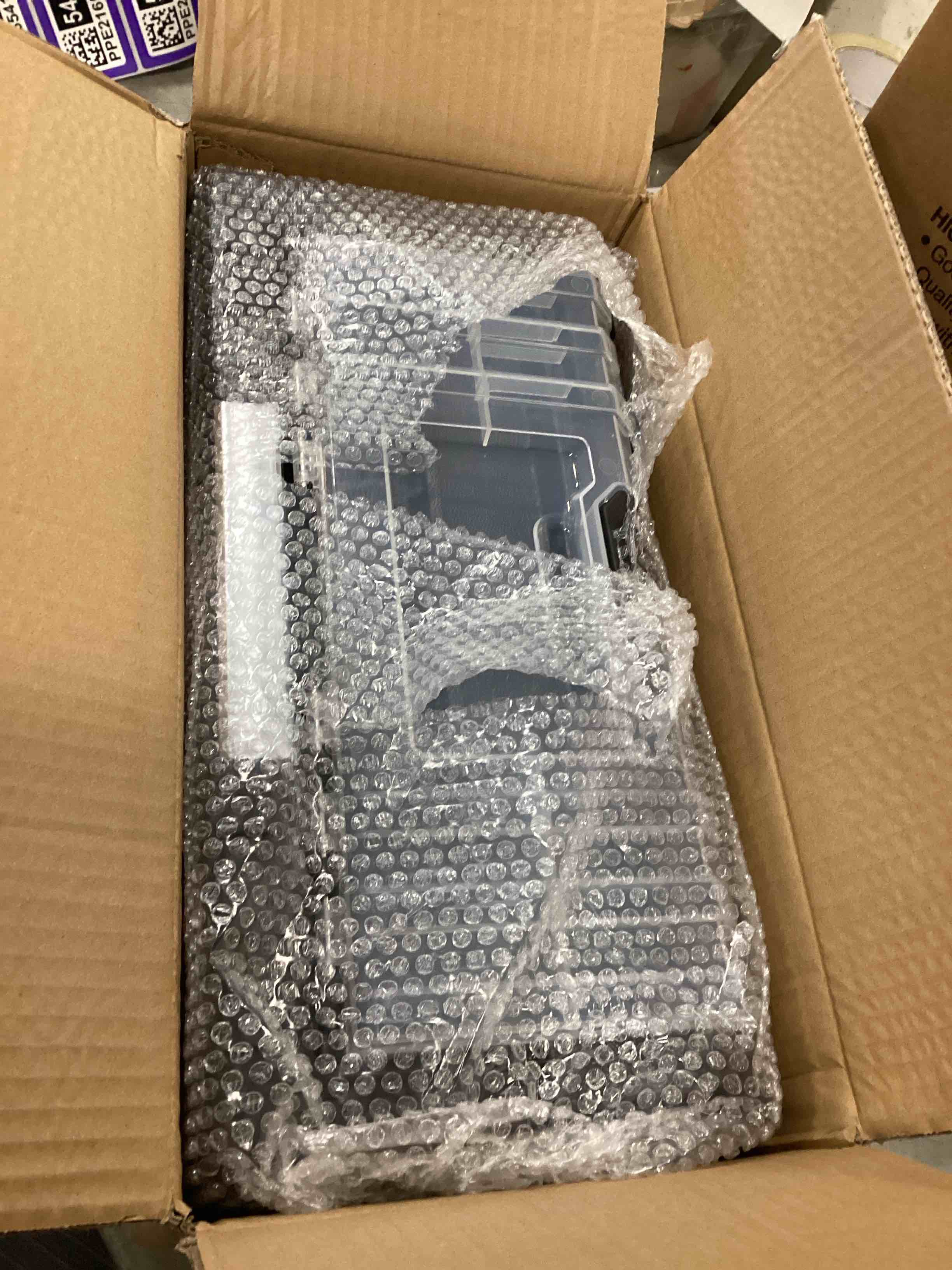 https://s3.amazonaws.com/lotting-images-prod/bidfta/_1739378838921.jpeg