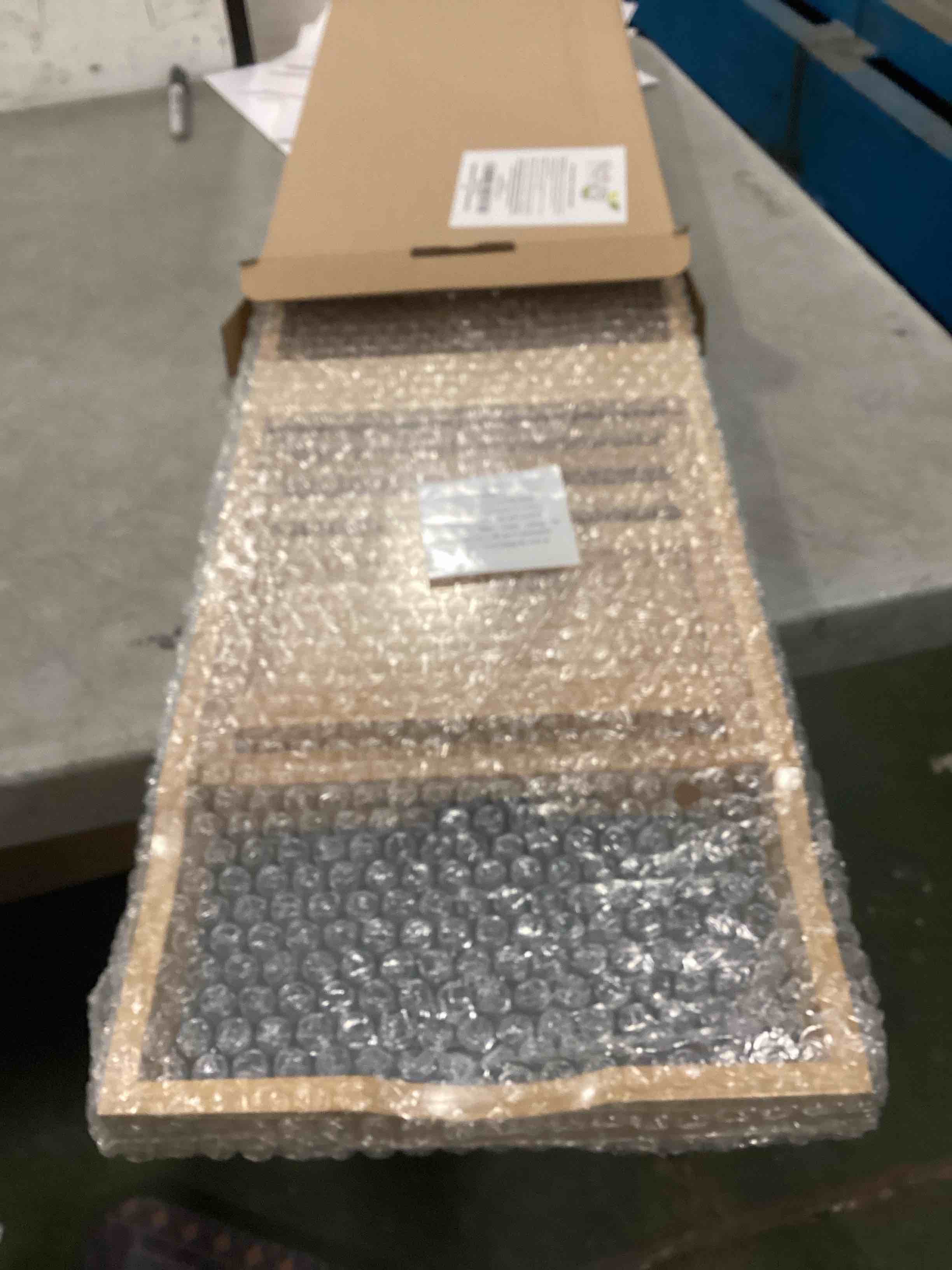 https://s3.amazonaws.com/lotting-images-prod/bidfta/_1739381525885.jpeg