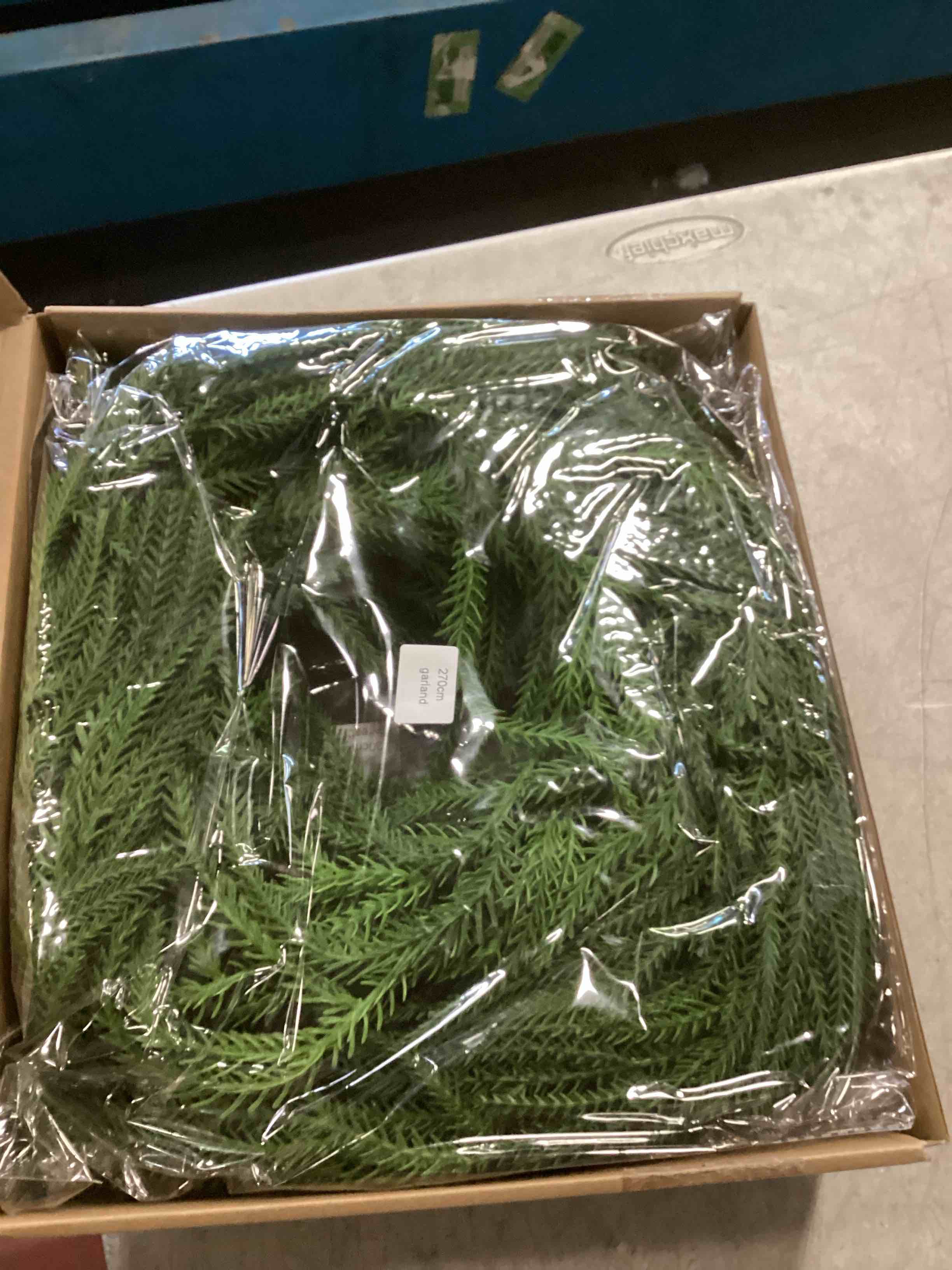 https://s3.amazonaws.com/lotting-images-prod/bidfta/_1739553850257.jpeg