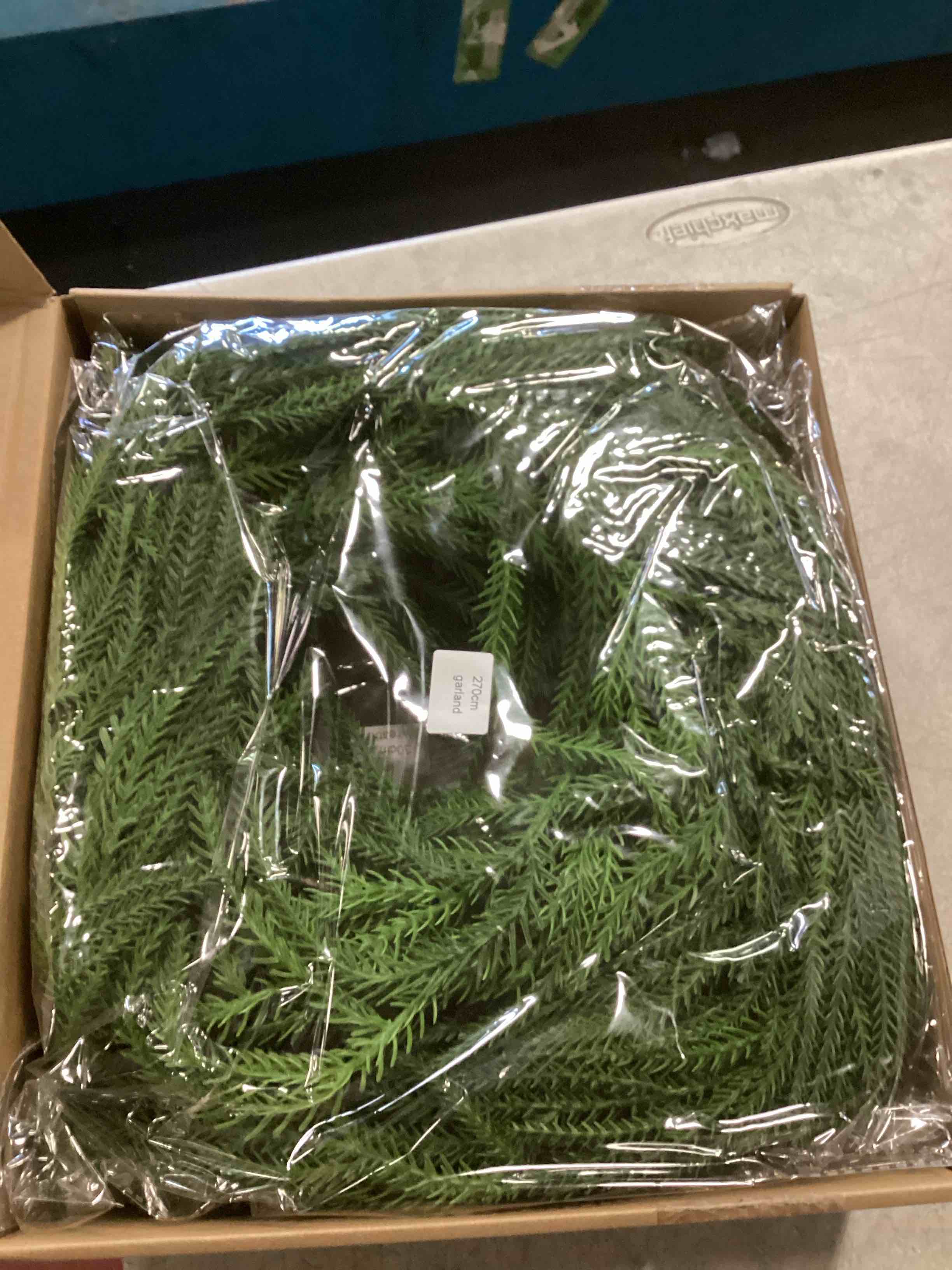 https://s3.amazonaws.com/lotting-images-prod/bidfta/_1739553851051.jpeg
