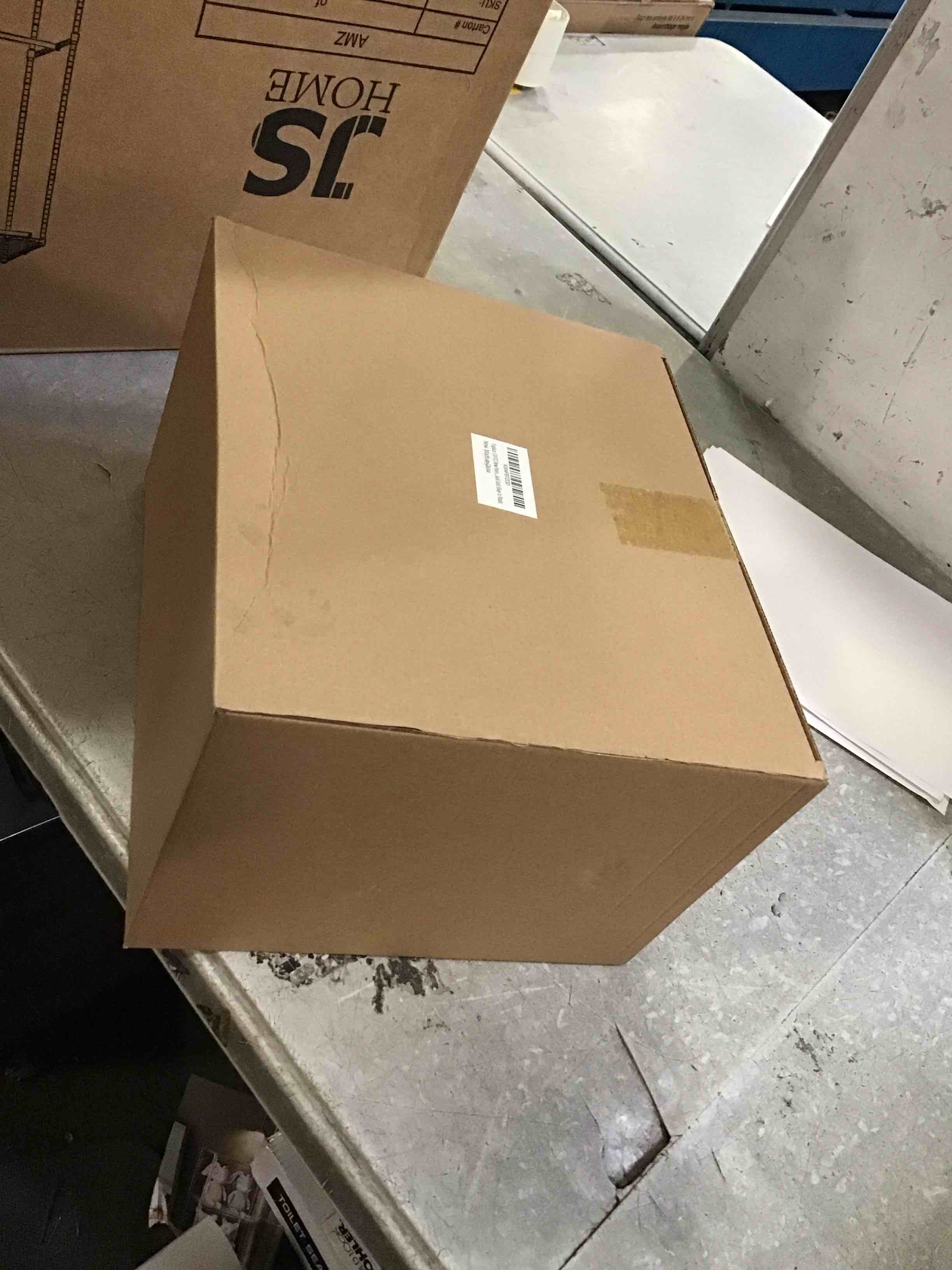 https://s3.amazonaws.com/lotting-images-prod/bidfta/_1739809454086.jpeg