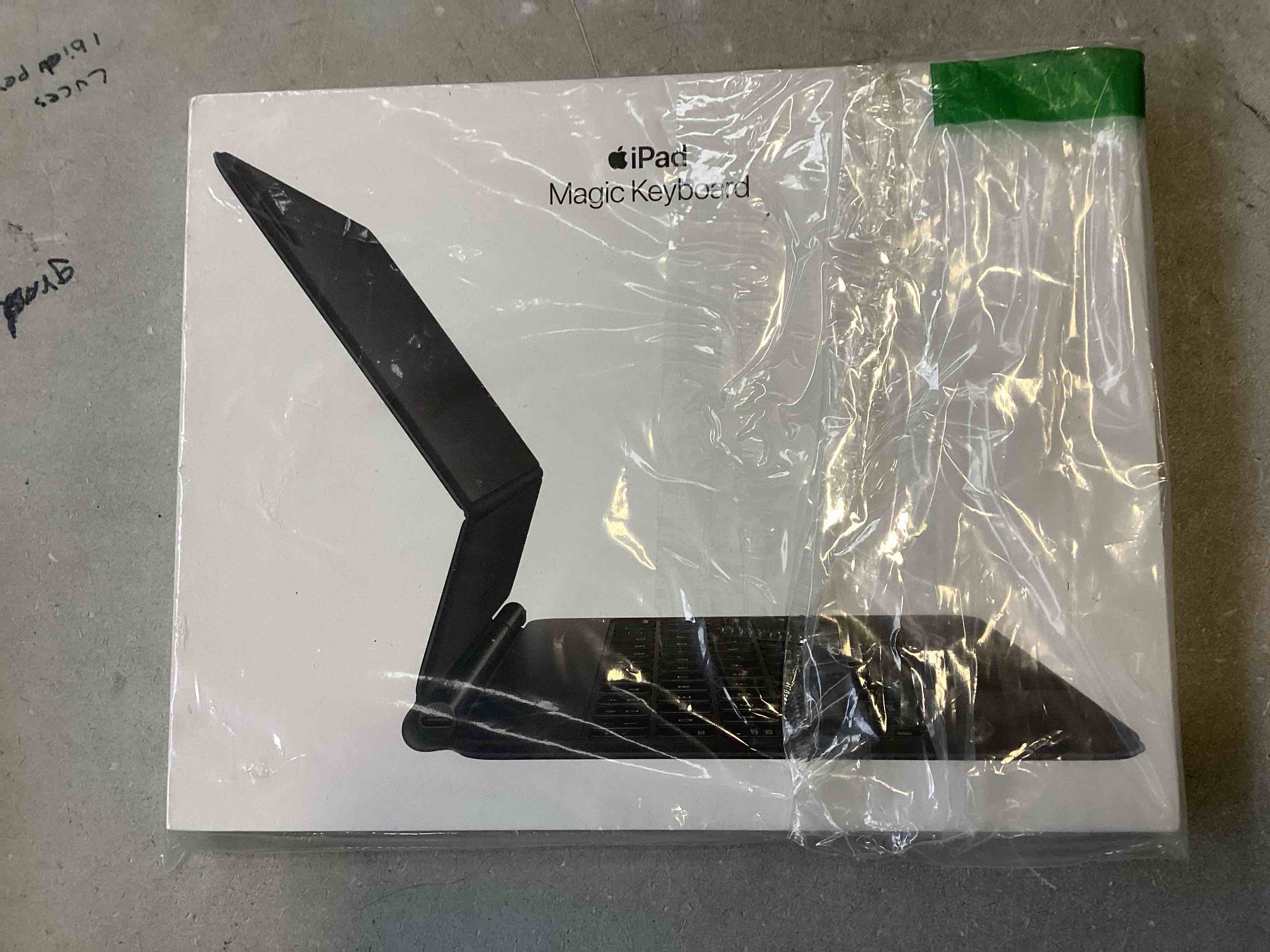 https://s3.amazonaws.com/lotting-images-prod/bidfta/_1739885384774.jpeg