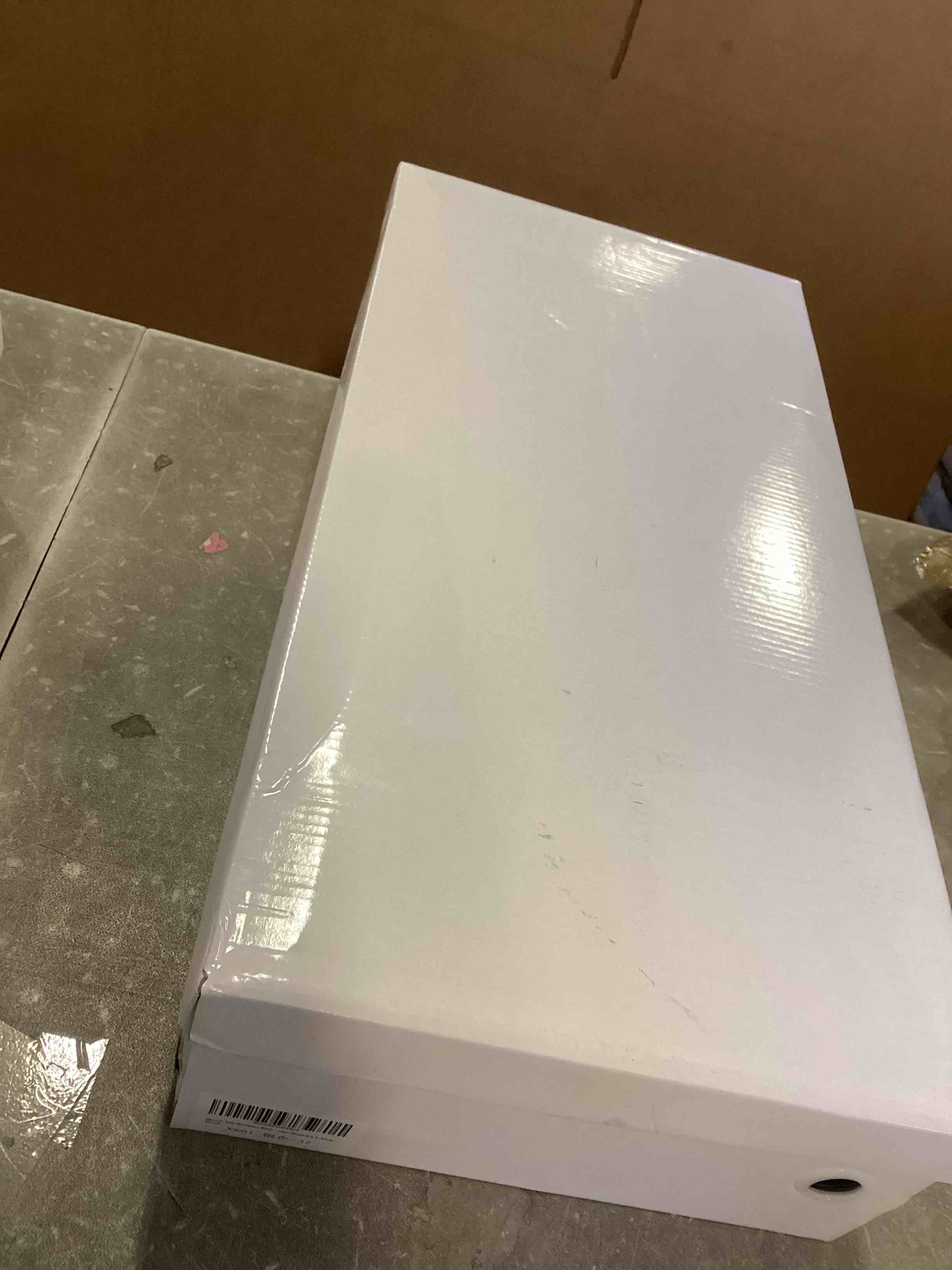 https://s3.amazonaws.com/lotting-images-prod/bidfta/_1740772082620.jpeg