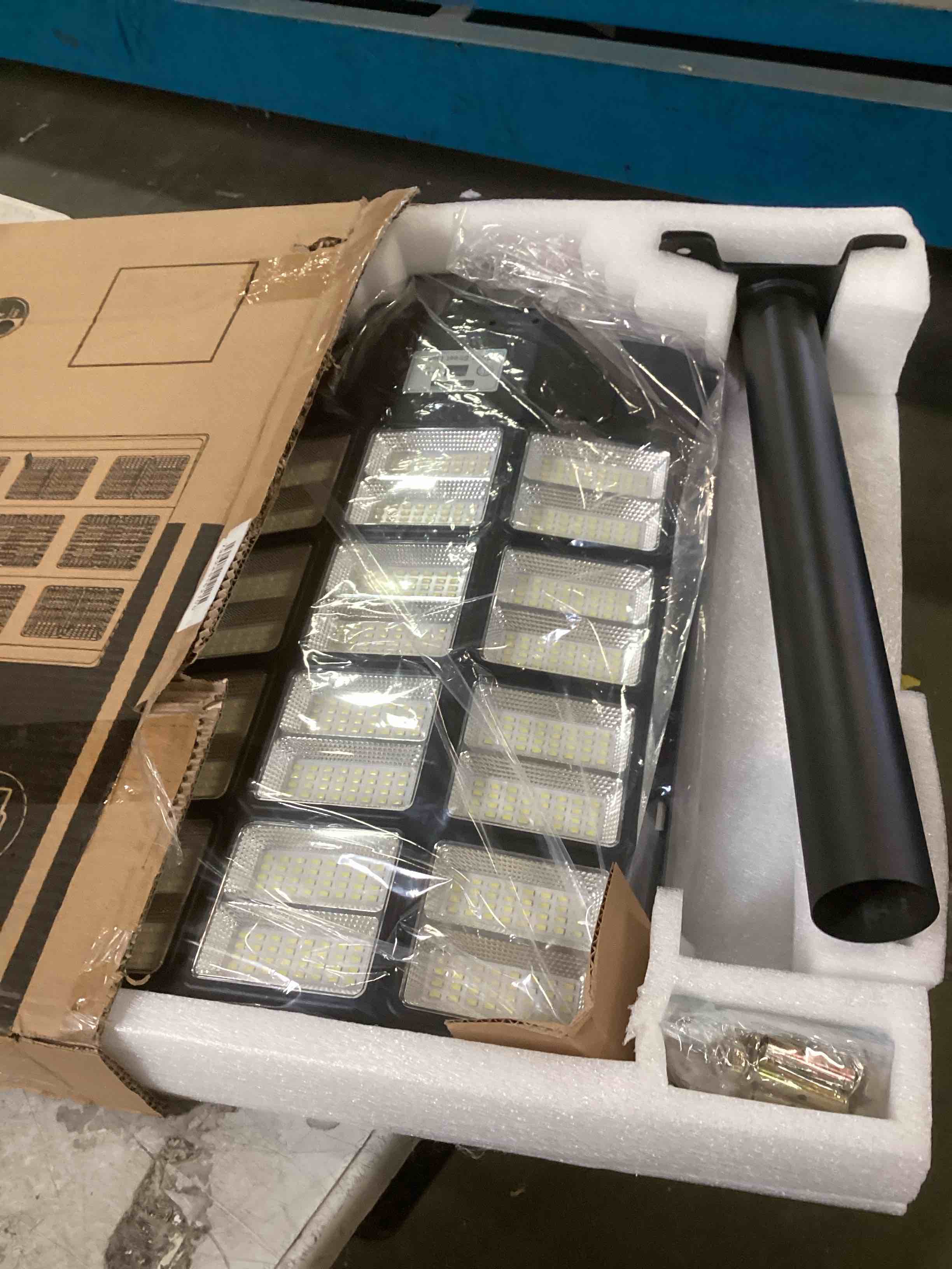 https://s3.amazonaws.com/lotting-images-prod/bidfta/_1741714833922.jpeg