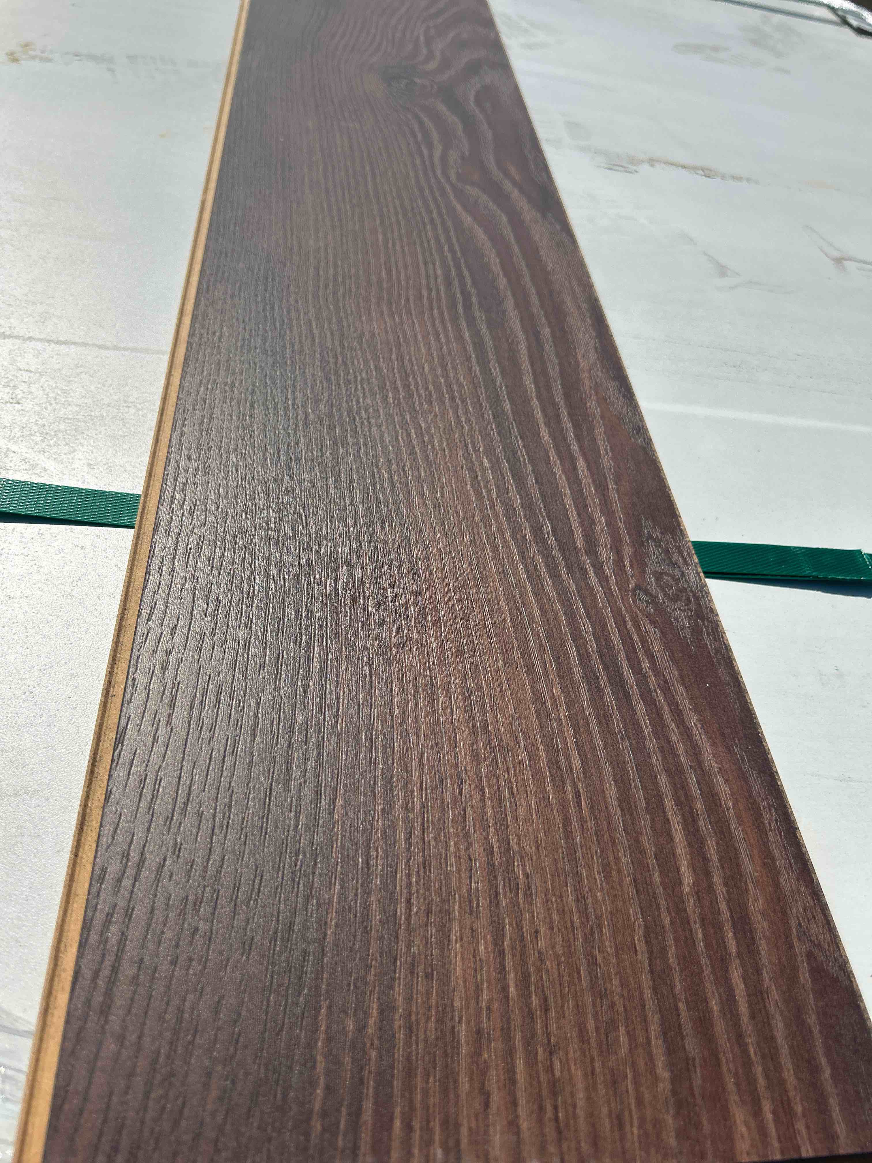 Laminate Wood Flooring (21.25 sq ft/ Box) 56 Boxes = 1190 Sq Ft Bid per sq ft 