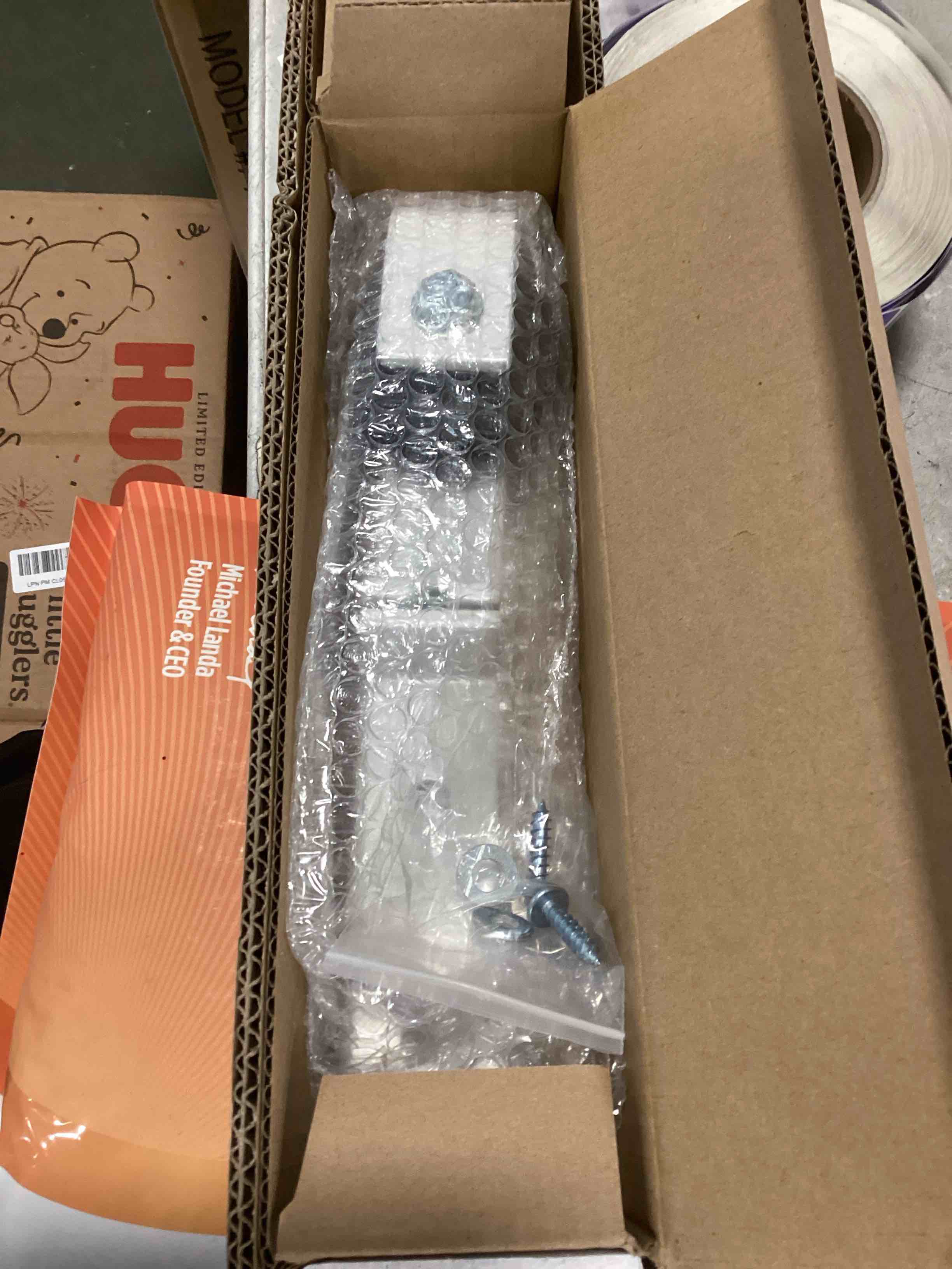 https://s3.amazonaws.com/lotting-images-prod/bidfta/_1741804779193.jpeg