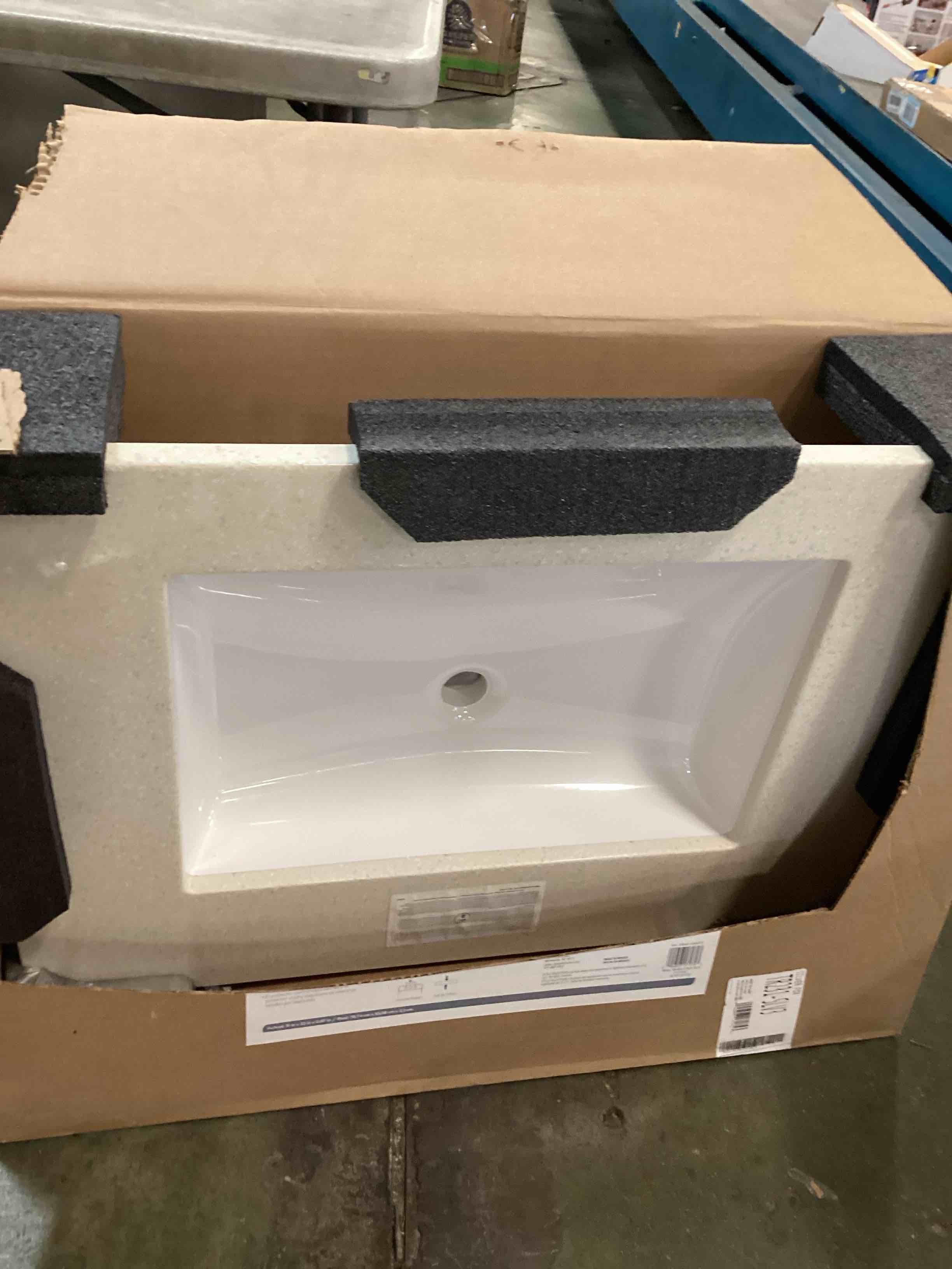 https://s3.amazonaws.com/lotting-images-prod/bidfta/_1742240208816.jpeg