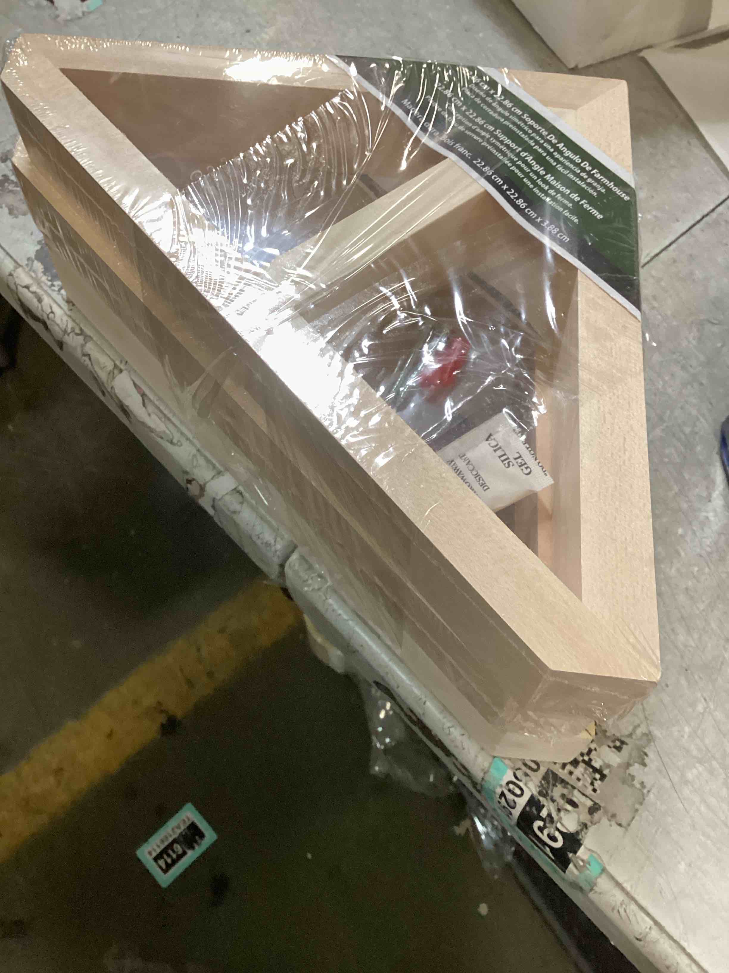 https://s3.amazonaws.com/lotting-images-prod/bidfta/_1743524037384.jpeg