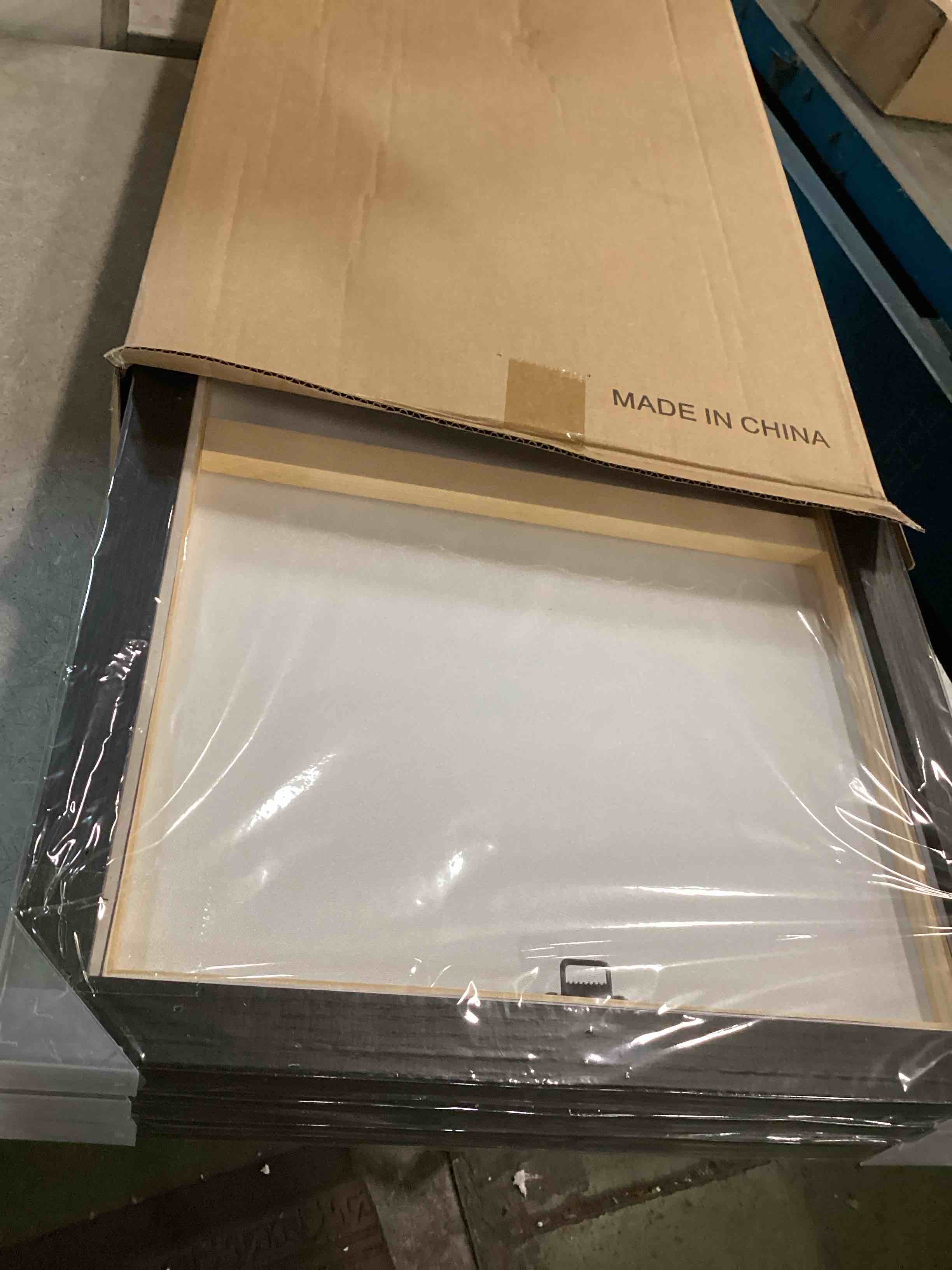 https://s3.amazonaws.com/lotting-images-prod/bidfta/_1745324286784.jpeg