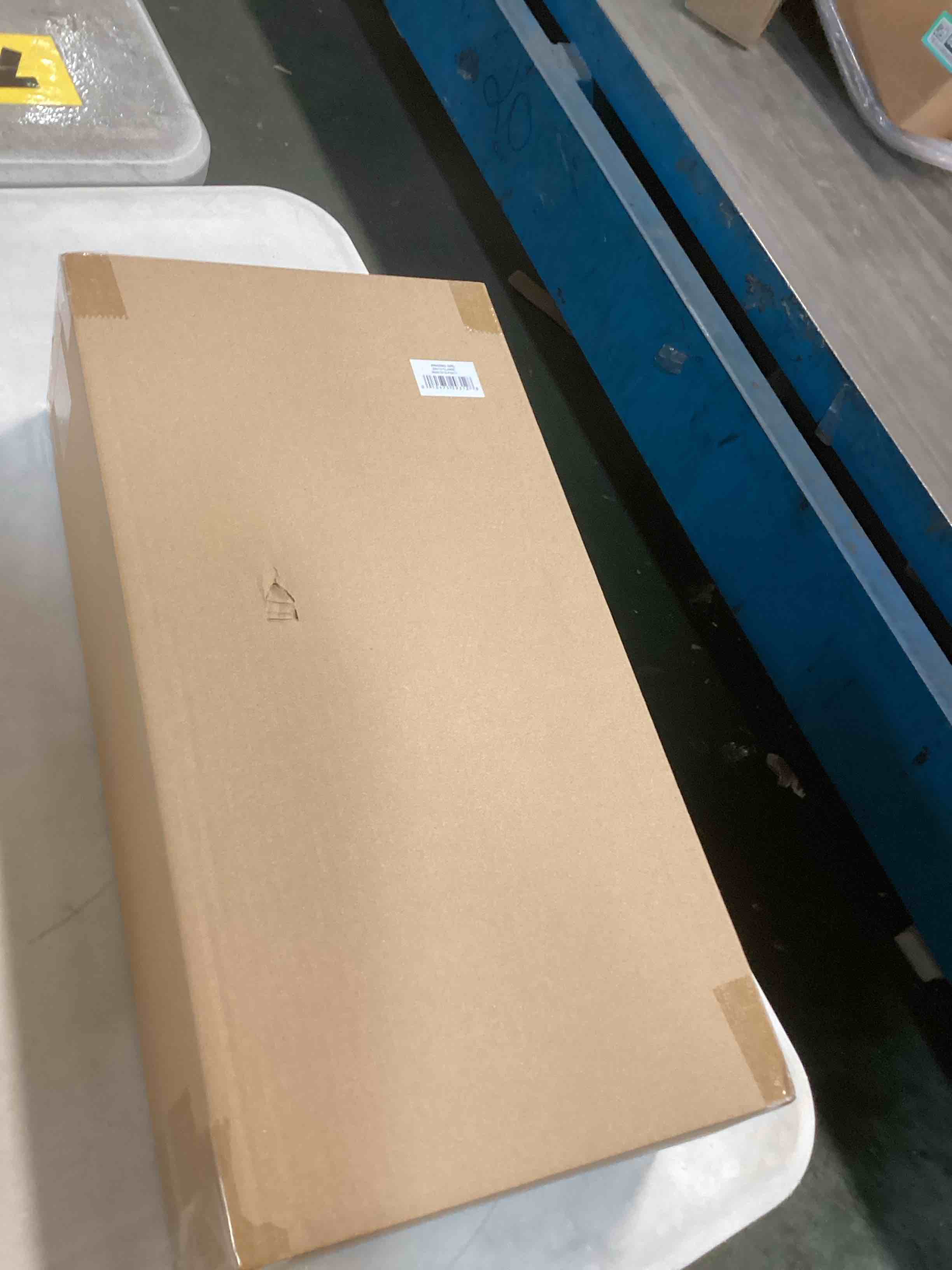 https://s3.amazonaws.com/lotting-images-prod/bidfta/_1745498632386.jpeg
