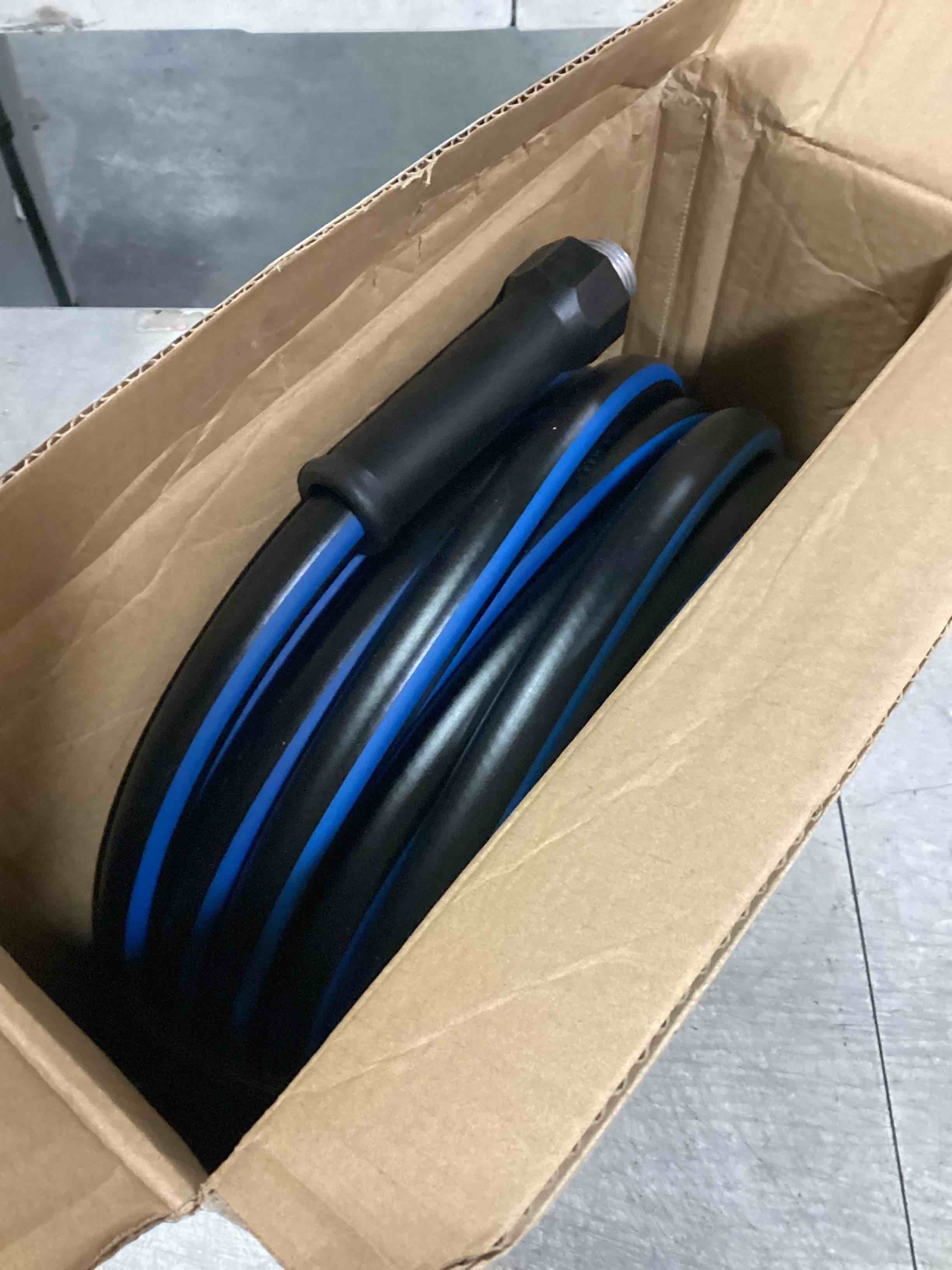 https://s3.amazonaws.com/lotting-images-prod/bidfta/_1746709194586.jpeg