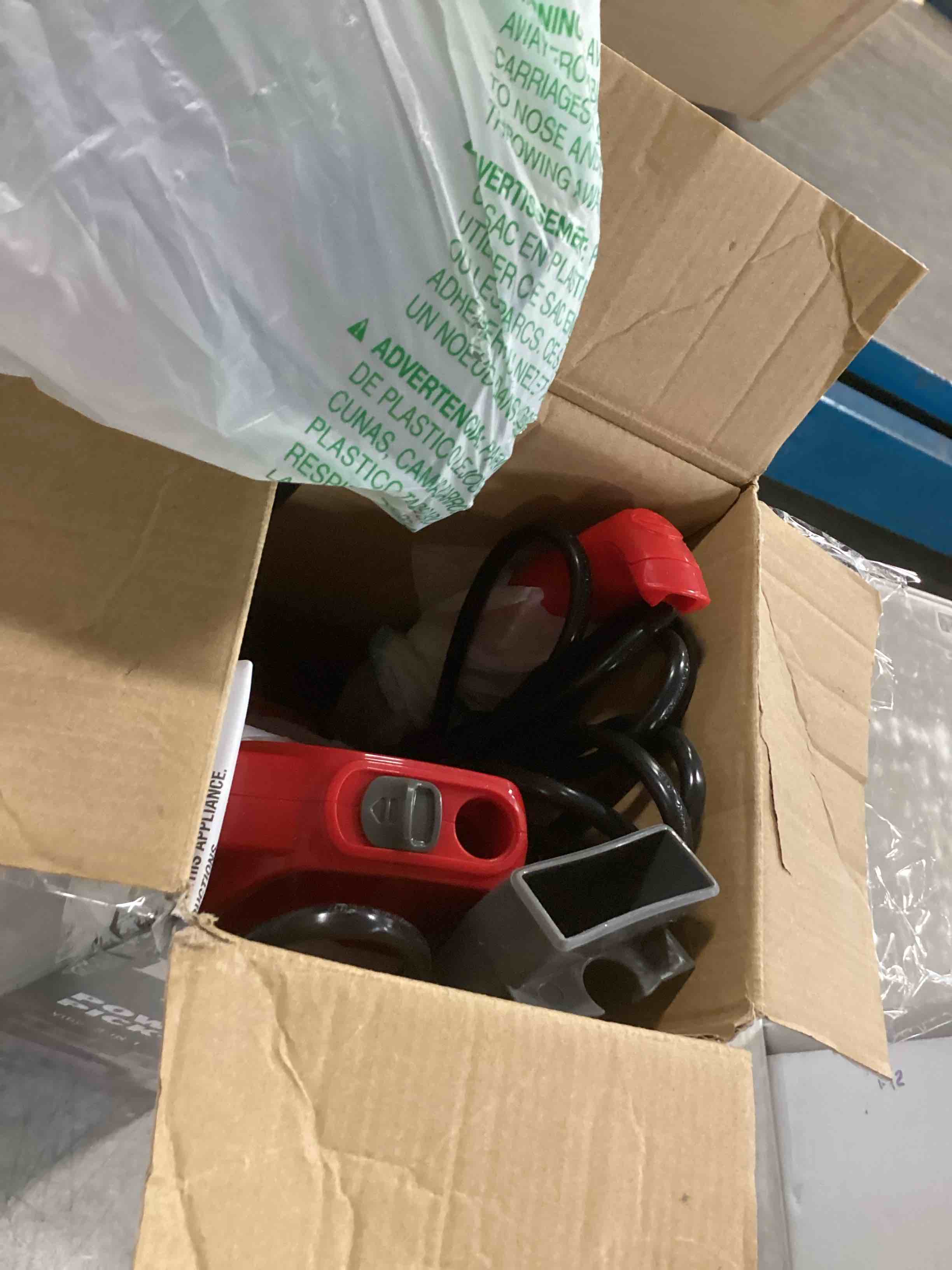 https://s3.amazonaws.com/lotting-images-prod/bidfta/_1746710304386.jpeg