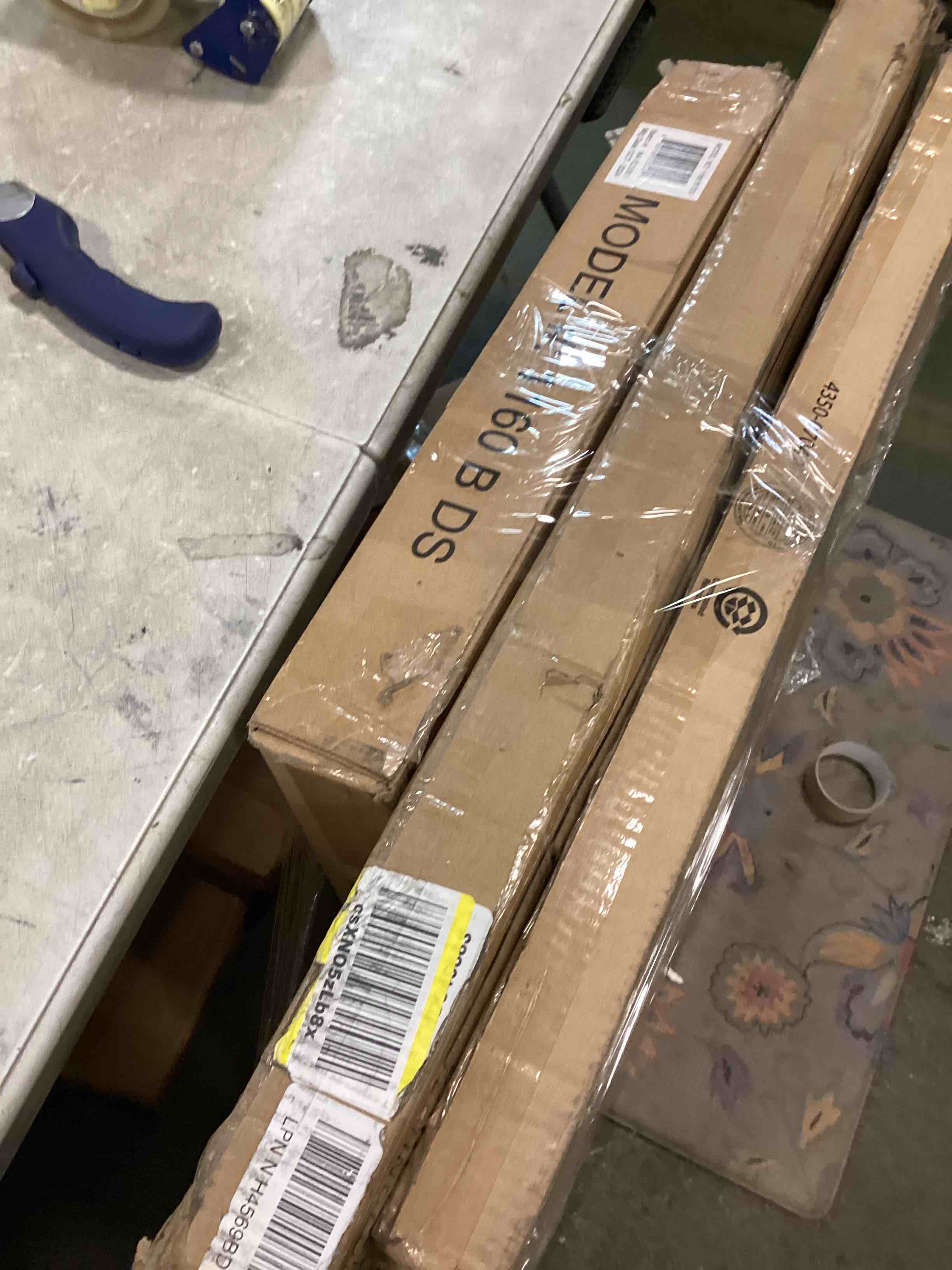 https://s3.amazonaws.com/lotting-images-prod/bidfta/_1747059901271.jpeg