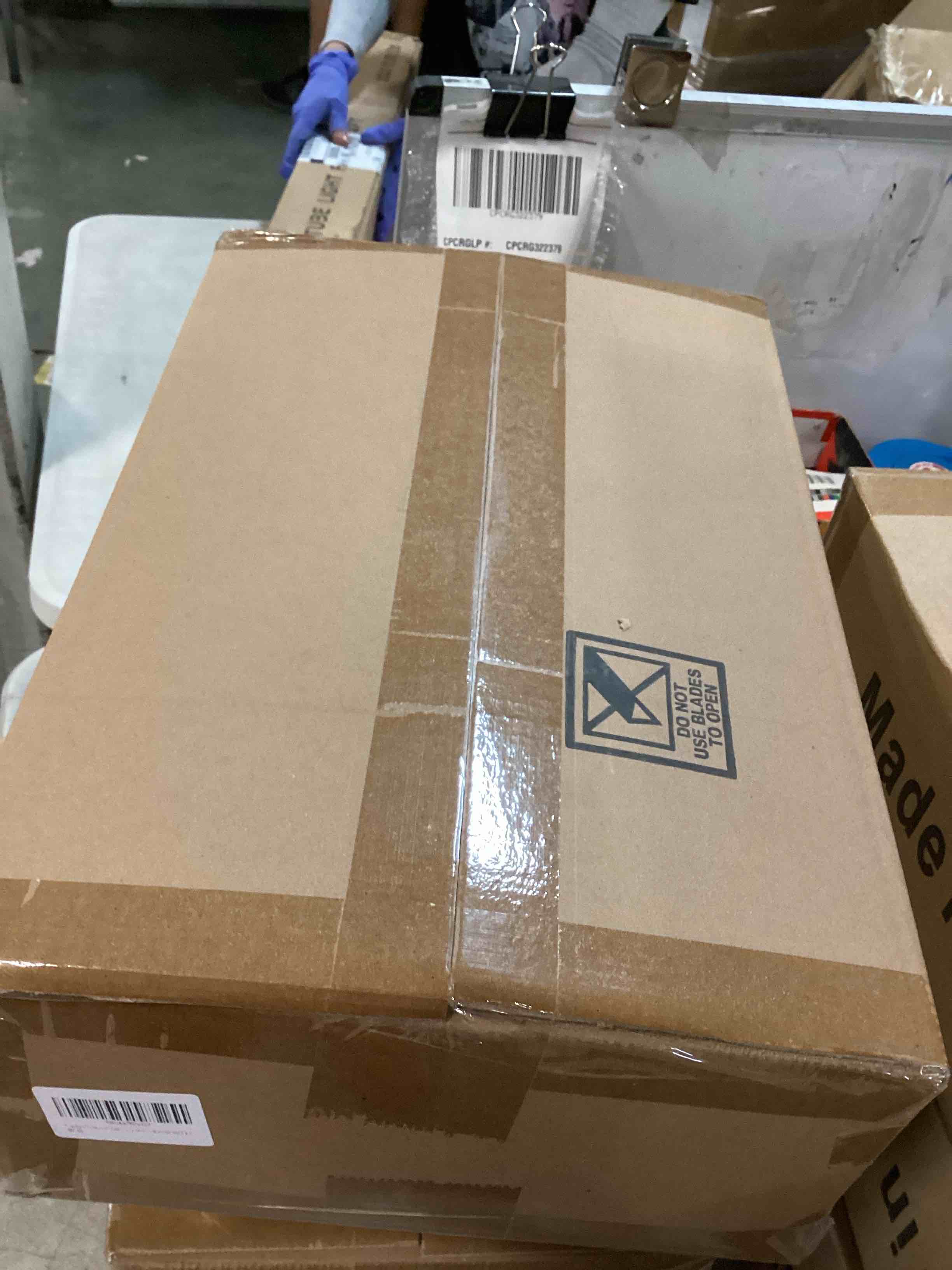 https://s3.amazonaws.com/lotting-images-prod/bidfta/_1747060065097.jpeg