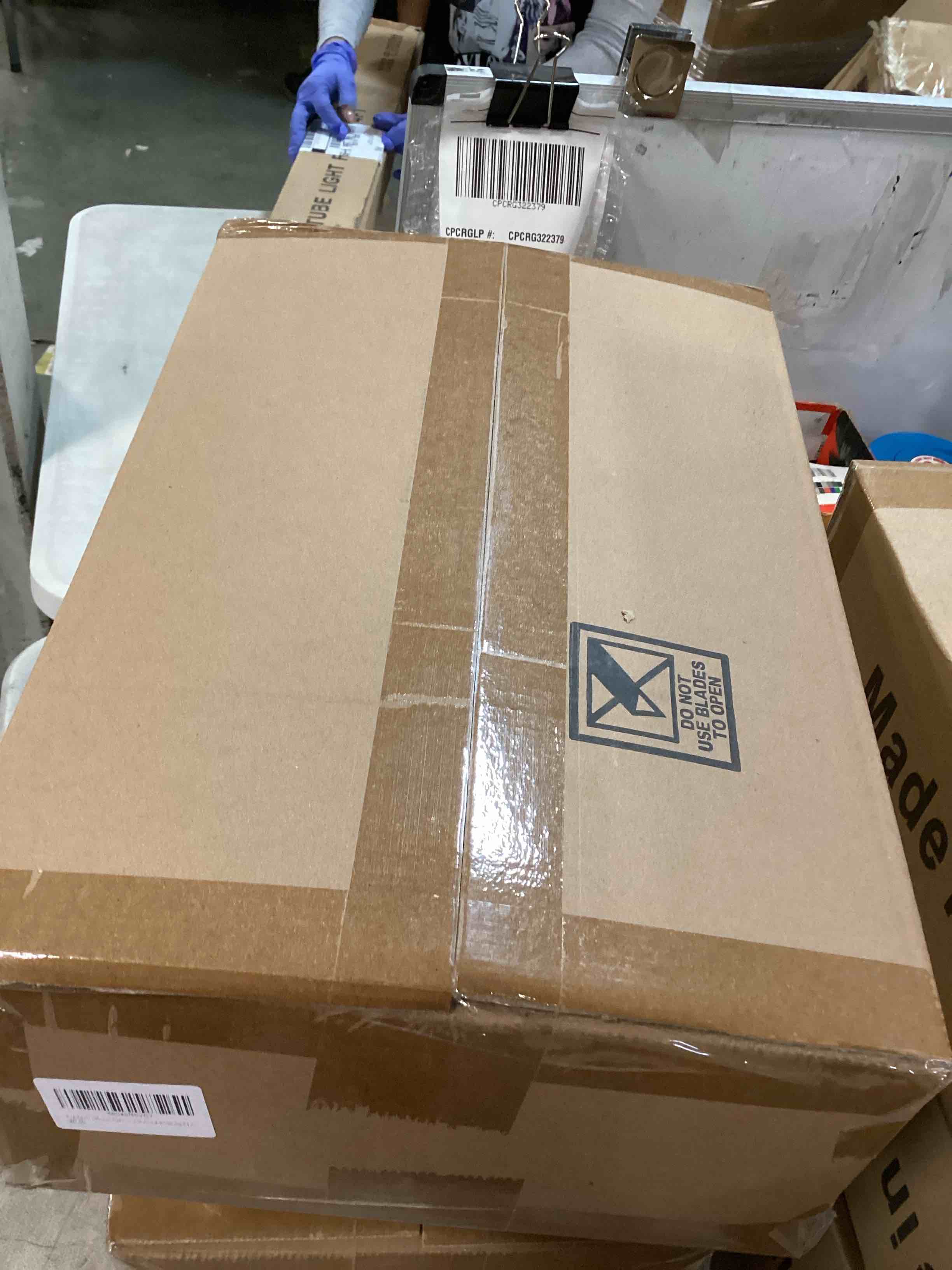 https://s3.amazonaws.com/lotting-images-prod/bidfta/_1747060066038.jpeg