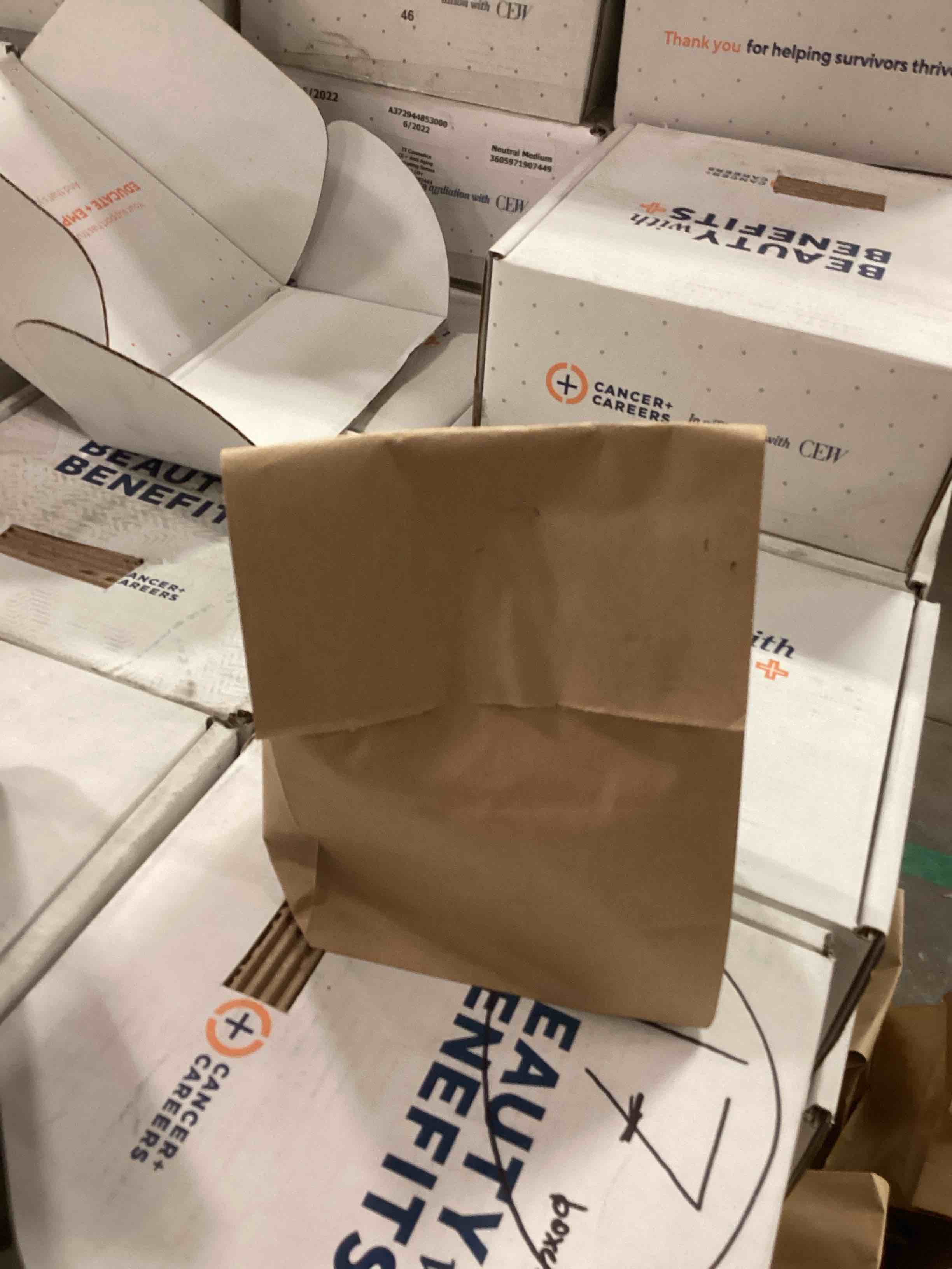 https://s3.amazonaws.com/lotting-images-prod/bidfta/_1747837395183.jpeg