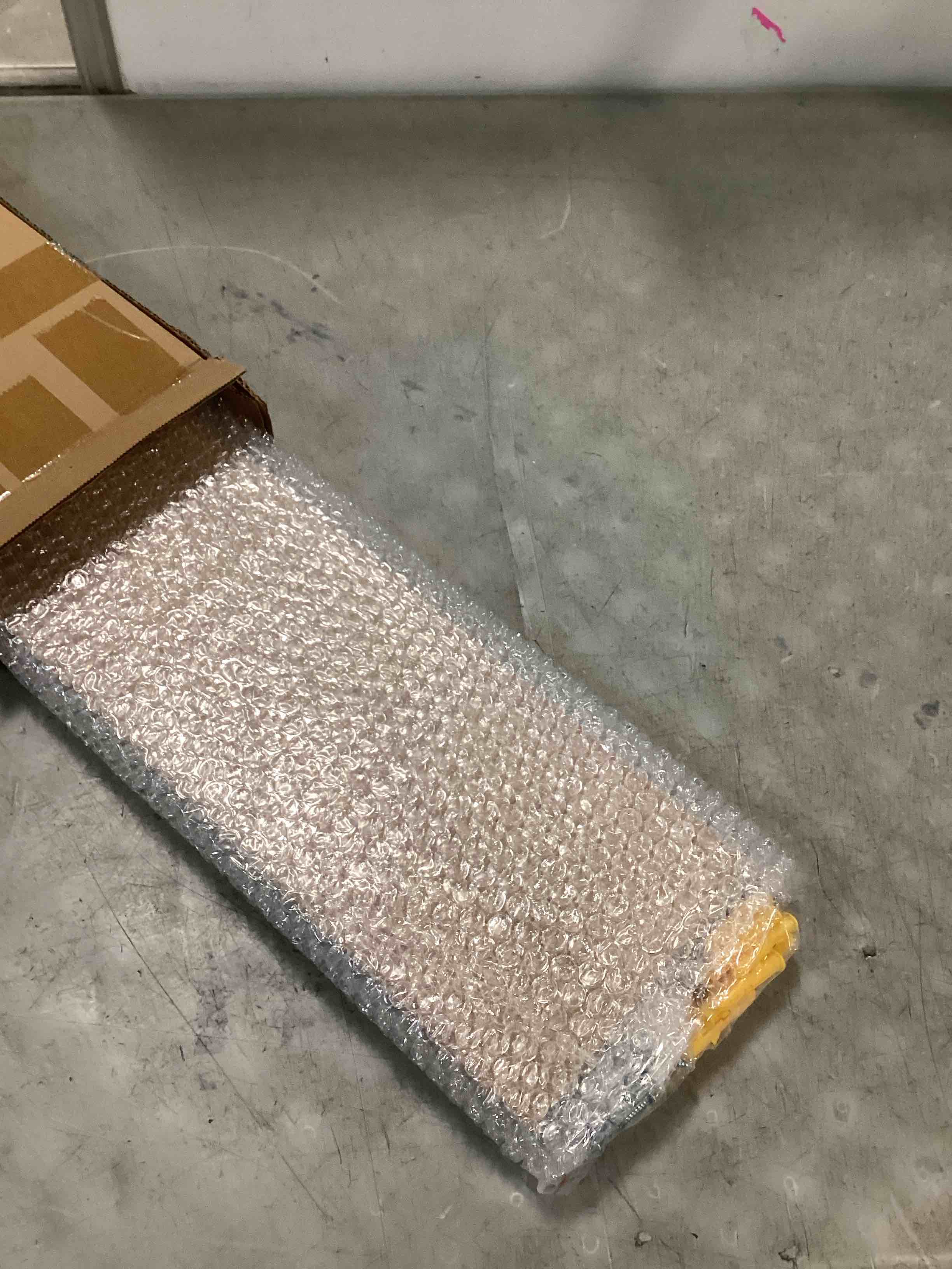 https://s3.amazonaws.com/lotting-images-prod/bidfta/_1747927176570.jpeg