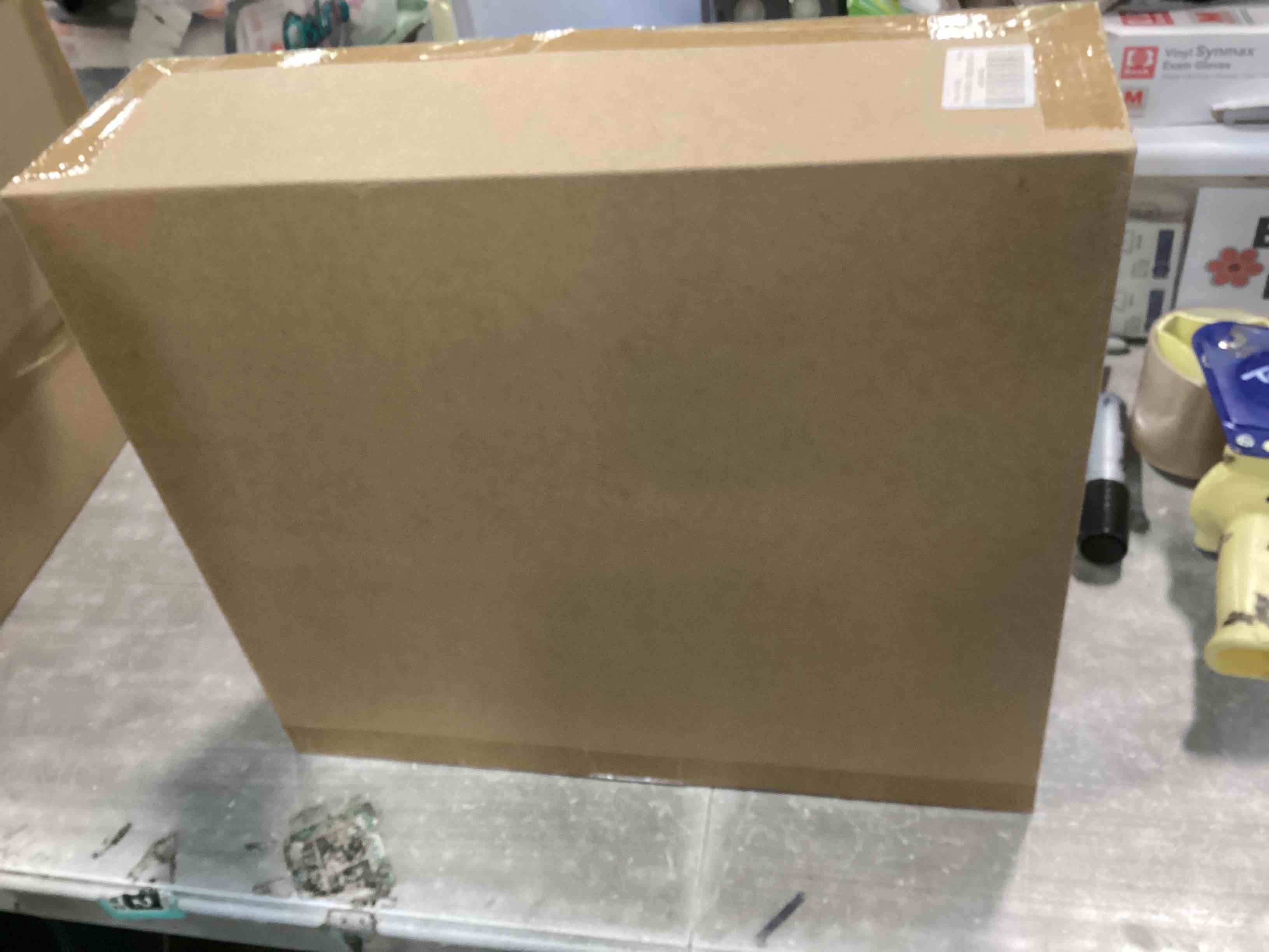 https://s3.amazonaws.com/lotting-images-prod/bidfta/_1747929833657.jpeg