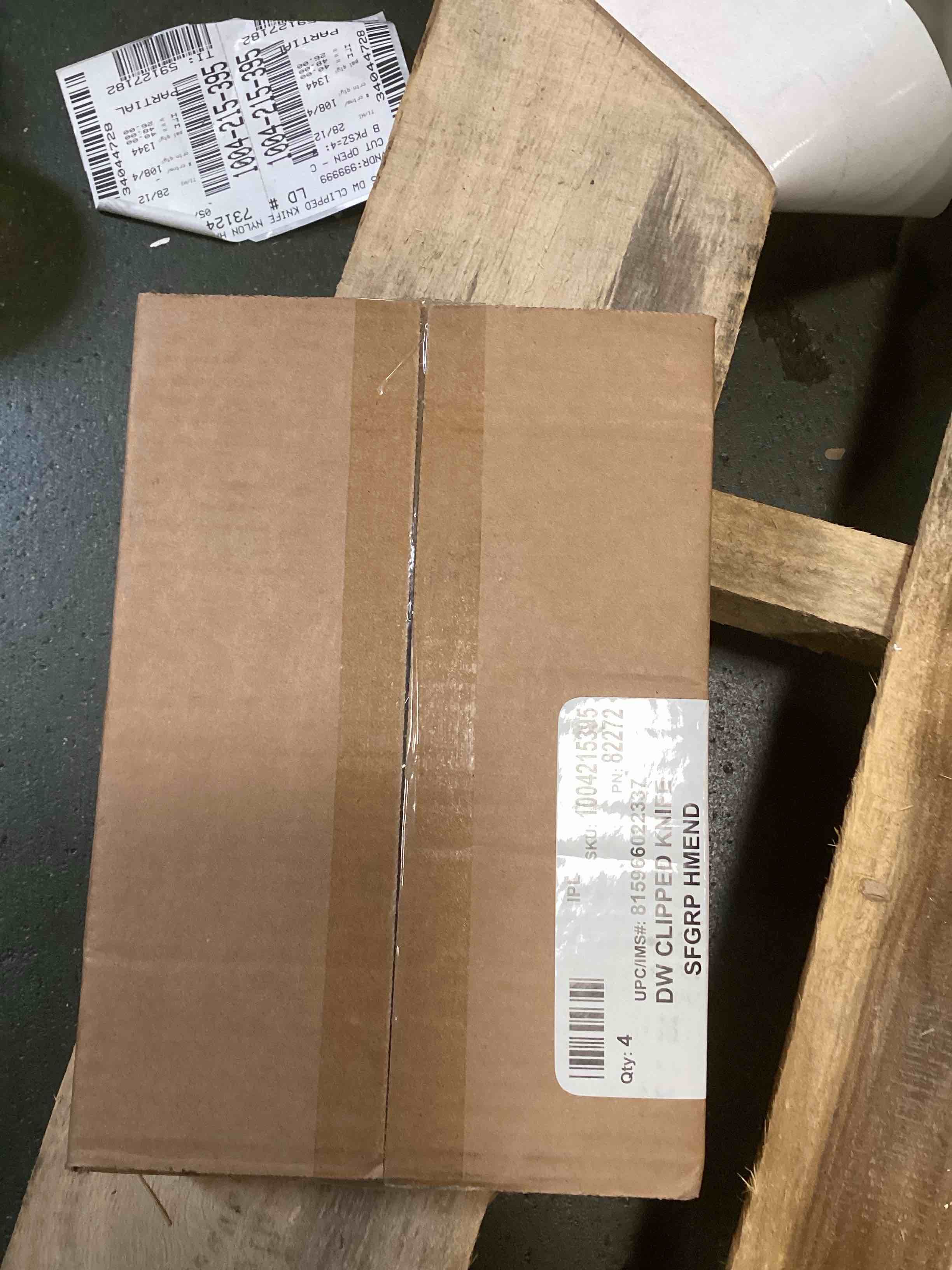 https://s3.amazonaws.com/lotting-images-prod/bidfta/_1749570351075.jpeg