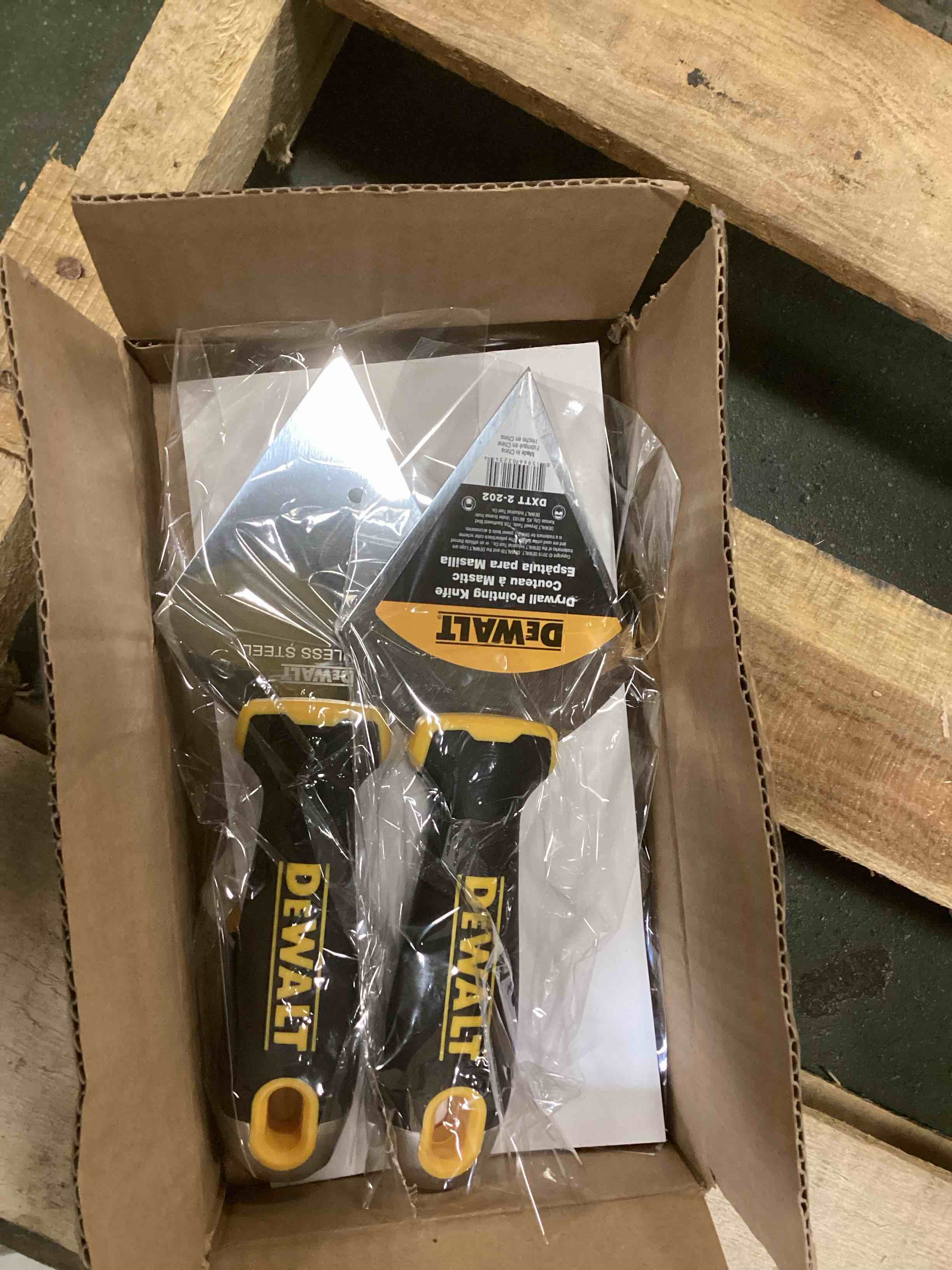 https://s3.amazonaws.com/lotting-images-prod/bidfta/_1749570479560.jpeg