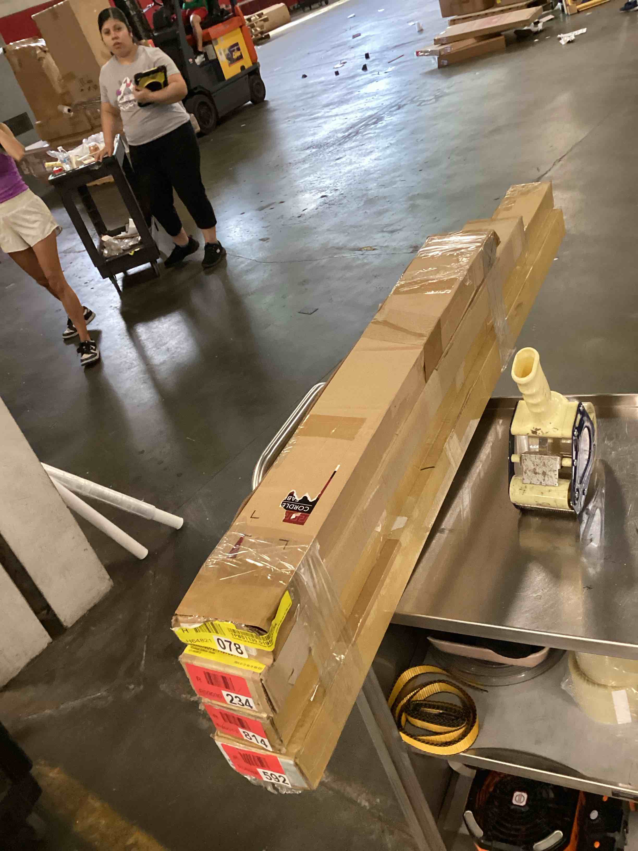 https://s3.amazonaws.com/lotting-images-prod/bidfta/_1749738694137.jpeg