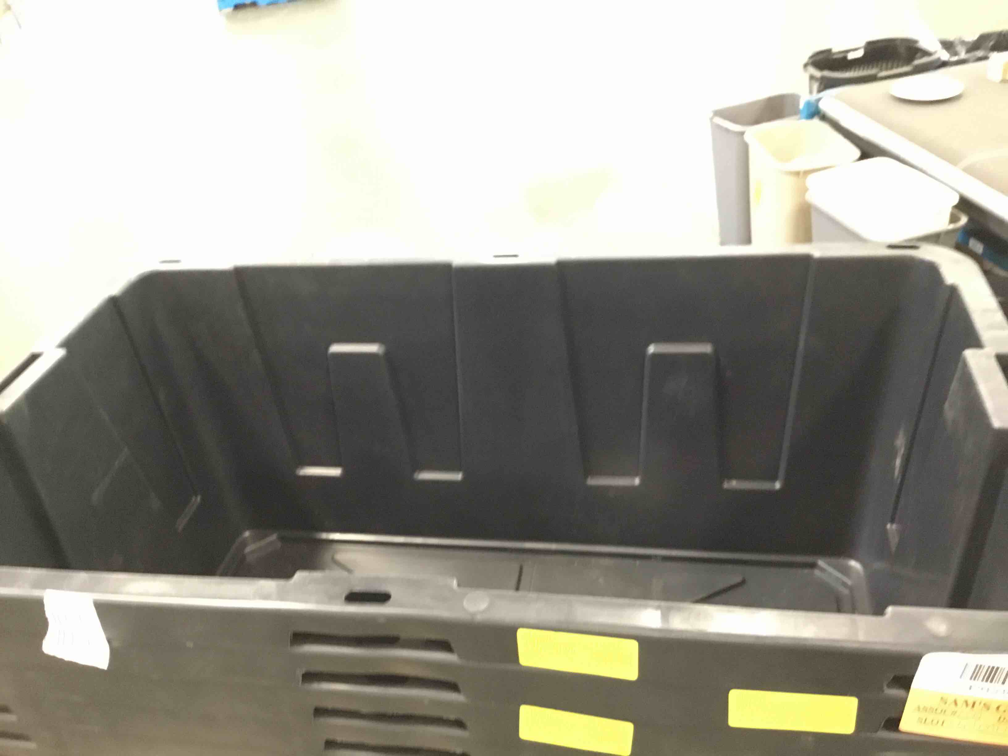 https://s3.amazonaws.com/lotting-images-prod/bidfta/_1751482400429.jpeg