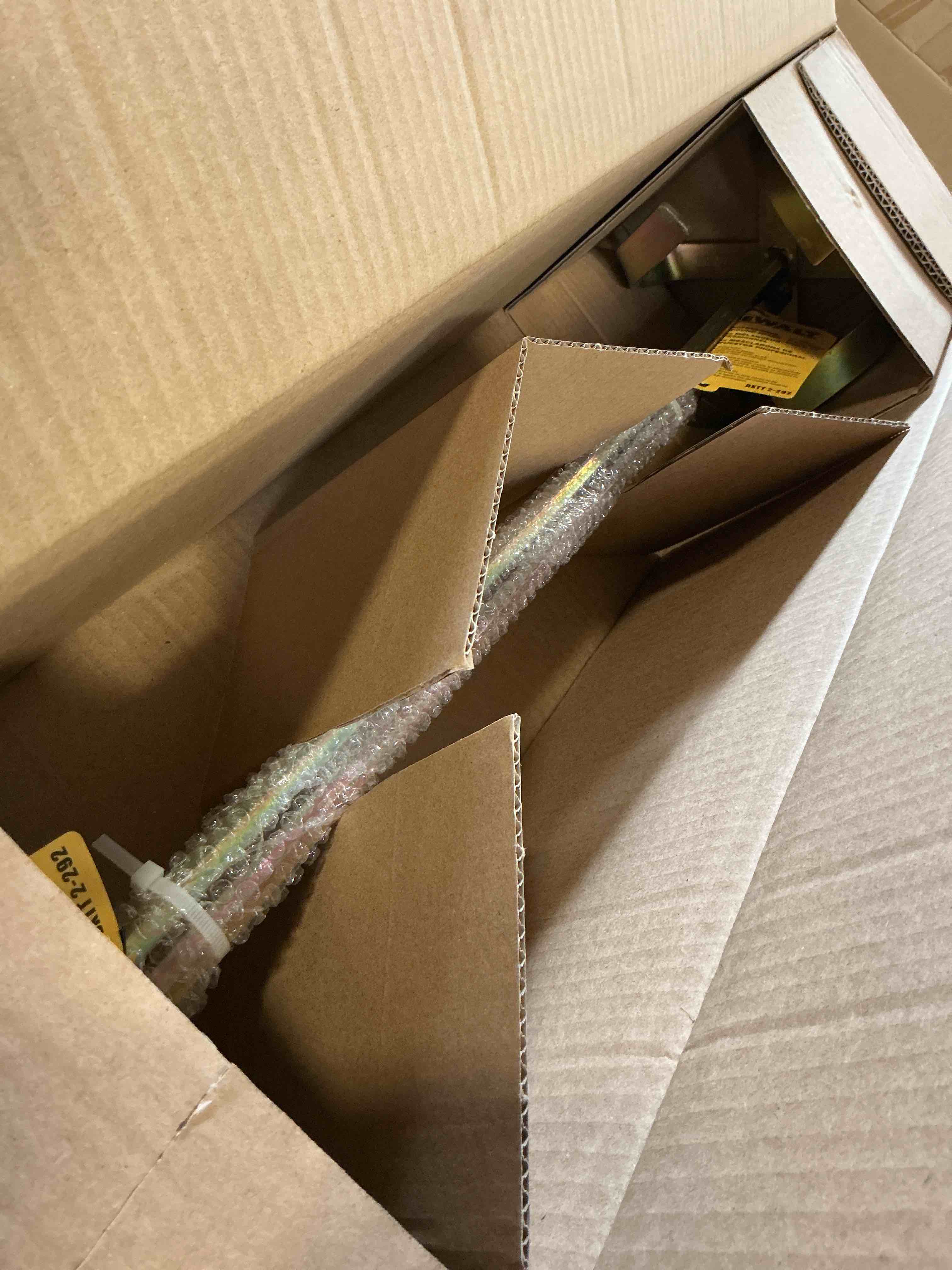 https://s3.amazonaws.com/lotting-images-prod/bidfta/_1752673858930.jpeg